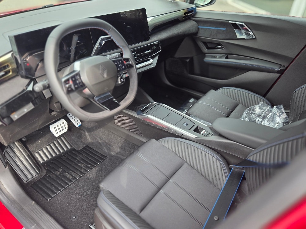 RENAULT Clio 1.8 E-Tech Esprit Alpine-image-6