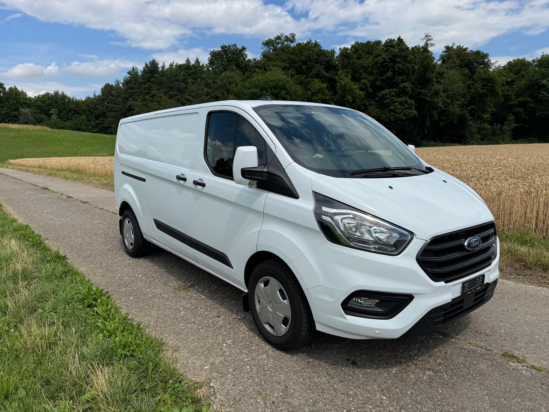 FORD Transit Custom Van 300 L2H1 Limited A-image-1