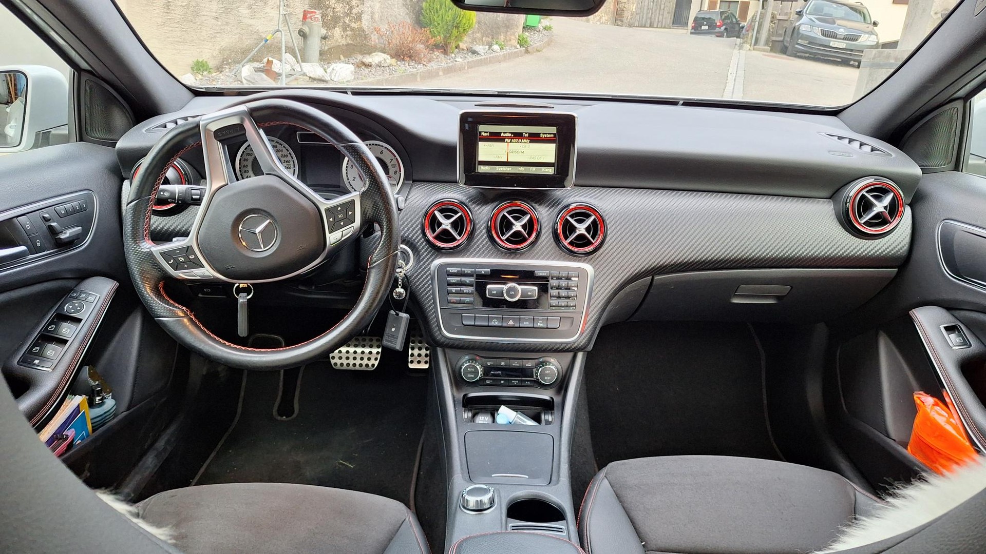 MERCEDES-BENZ A 250 Sport 7G-DCT-image-4