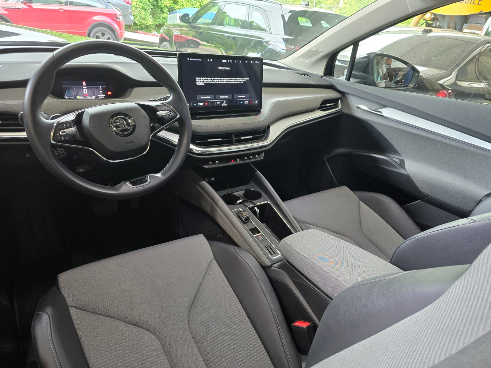 SKODA Enyaq iV 60-image-5
