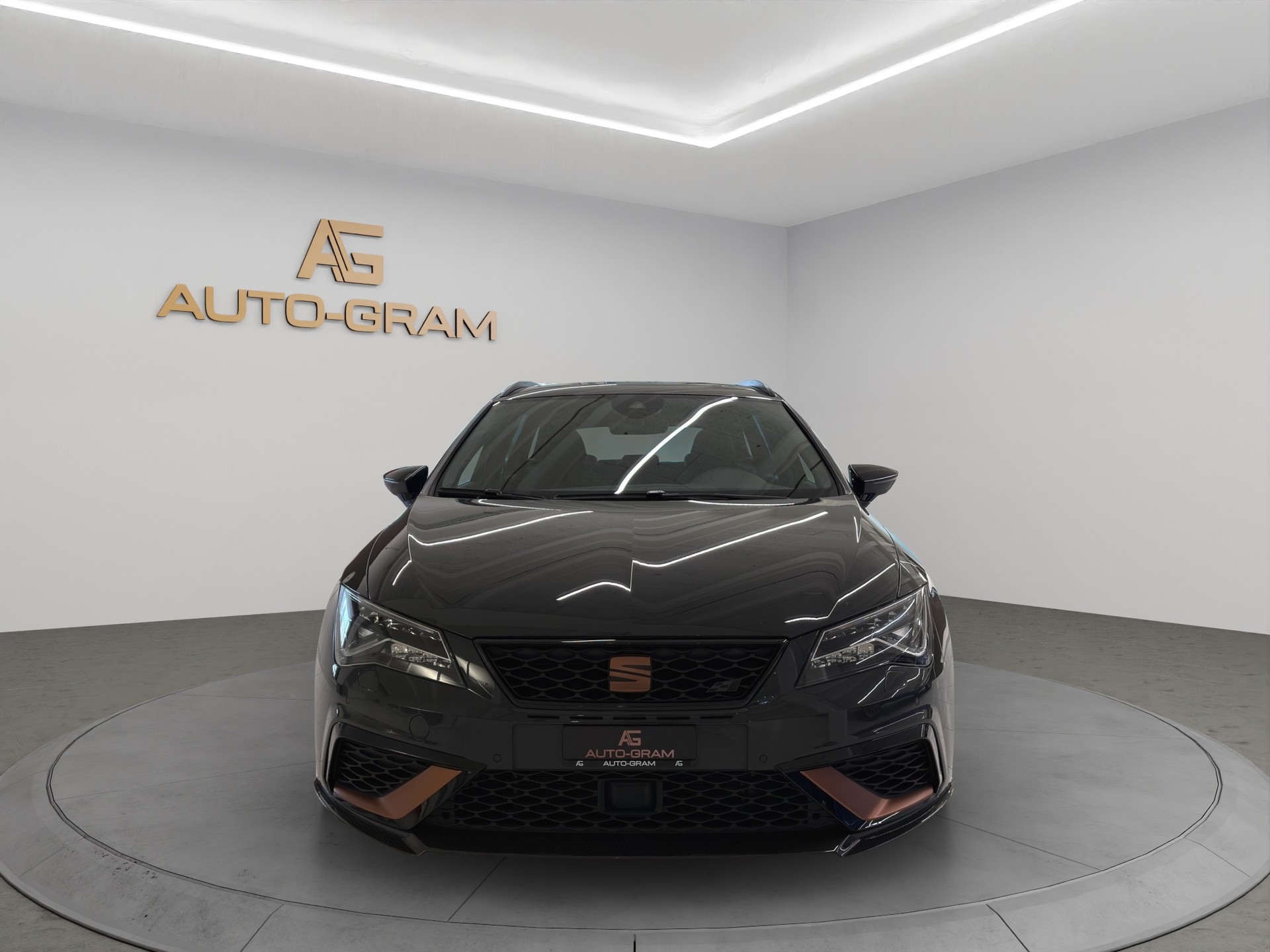SEAT Leon ST 2.0 TSI Cupra R 300 4 Drive DSG-image-7