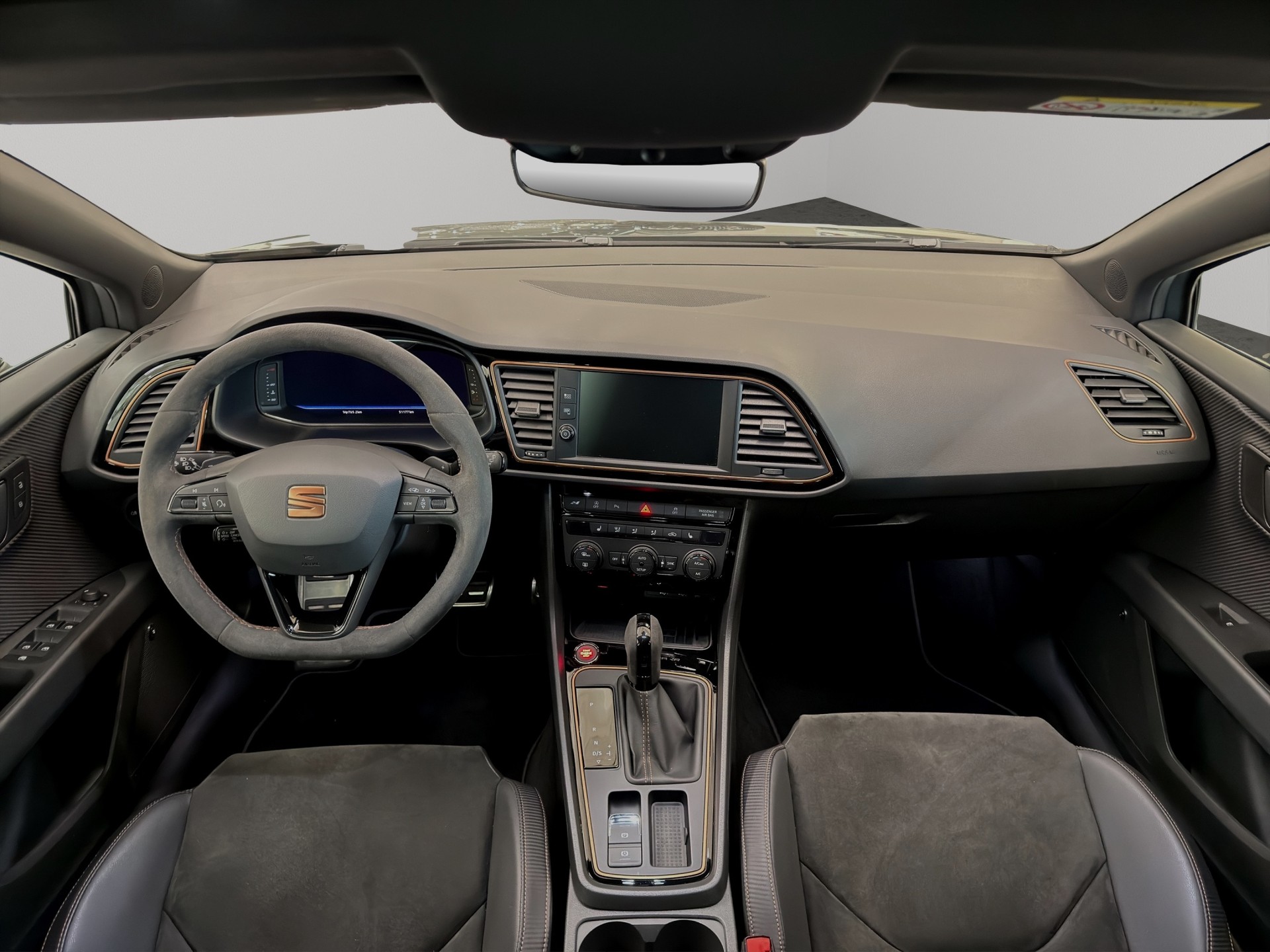 SEAT Leon ST 2.0 TSI Cupra R 300 4 Drive DSG-image-13