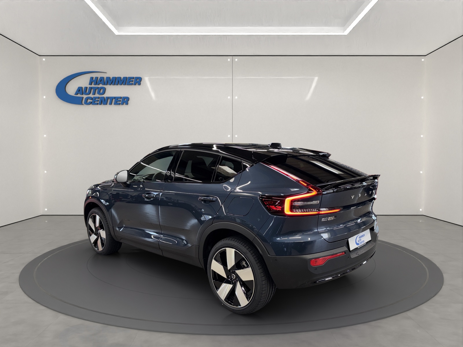 VOLVO EC40 Twin XCENTRIC Edition AWD-image-2