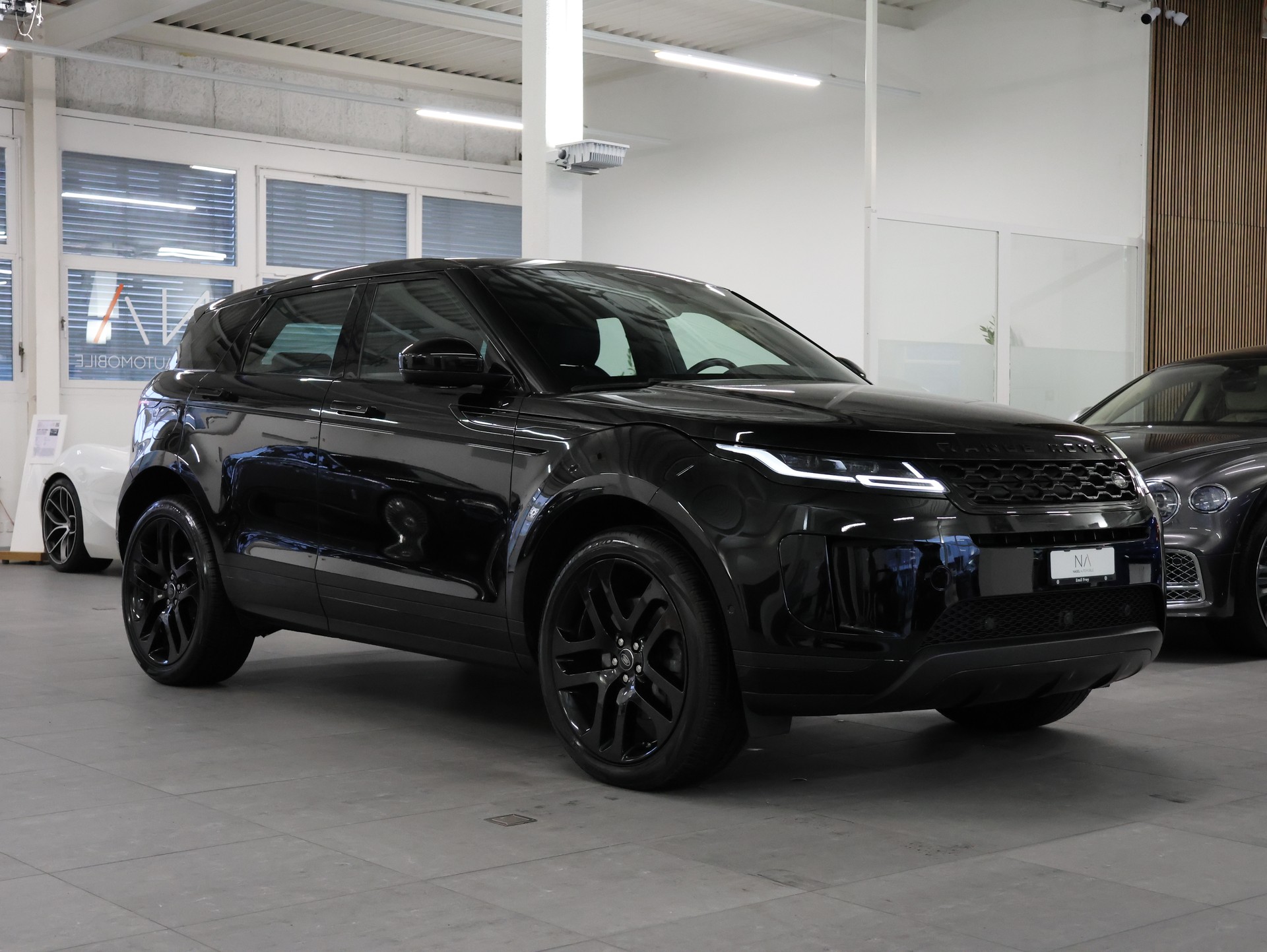 LAND ROVER Evoque 2.0 Si4 HSE Automatic *Black Edition* *360 Kamara* *Top Ausstattung*-showroom-element-1