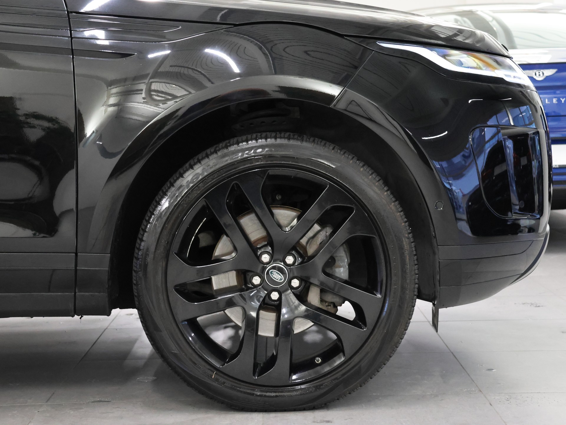 LAND ROVER Evoque 2.0 Si4 HSE Automatic *Black Edition* *360 Kamara* *Top Ausstattung*-showroom-element-3
