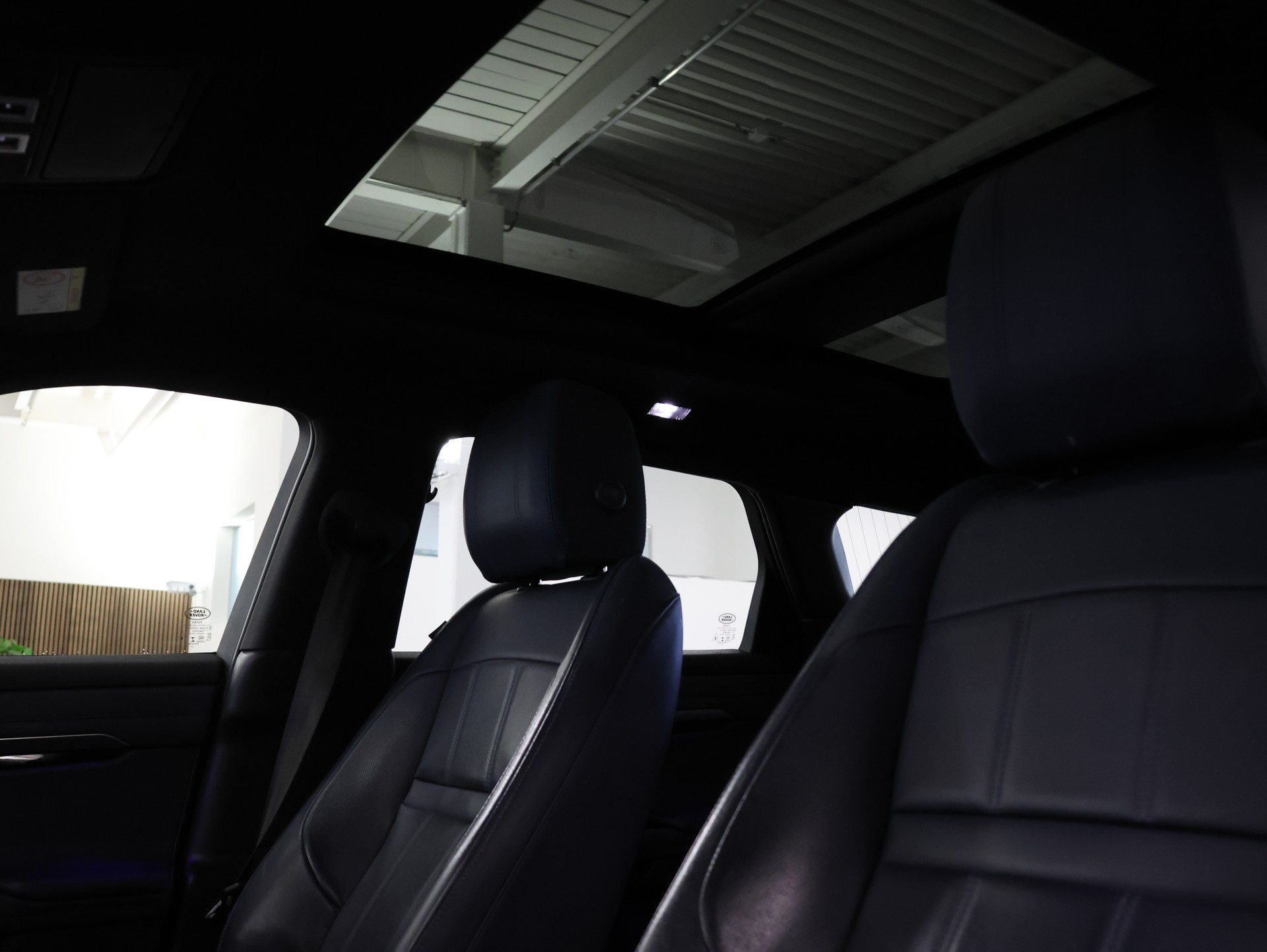 LAND ROVER Evoque 2.0 Si4 HSE Automatic *Black Edition* *360 Kamara* *Top Ausstattung*-image-16