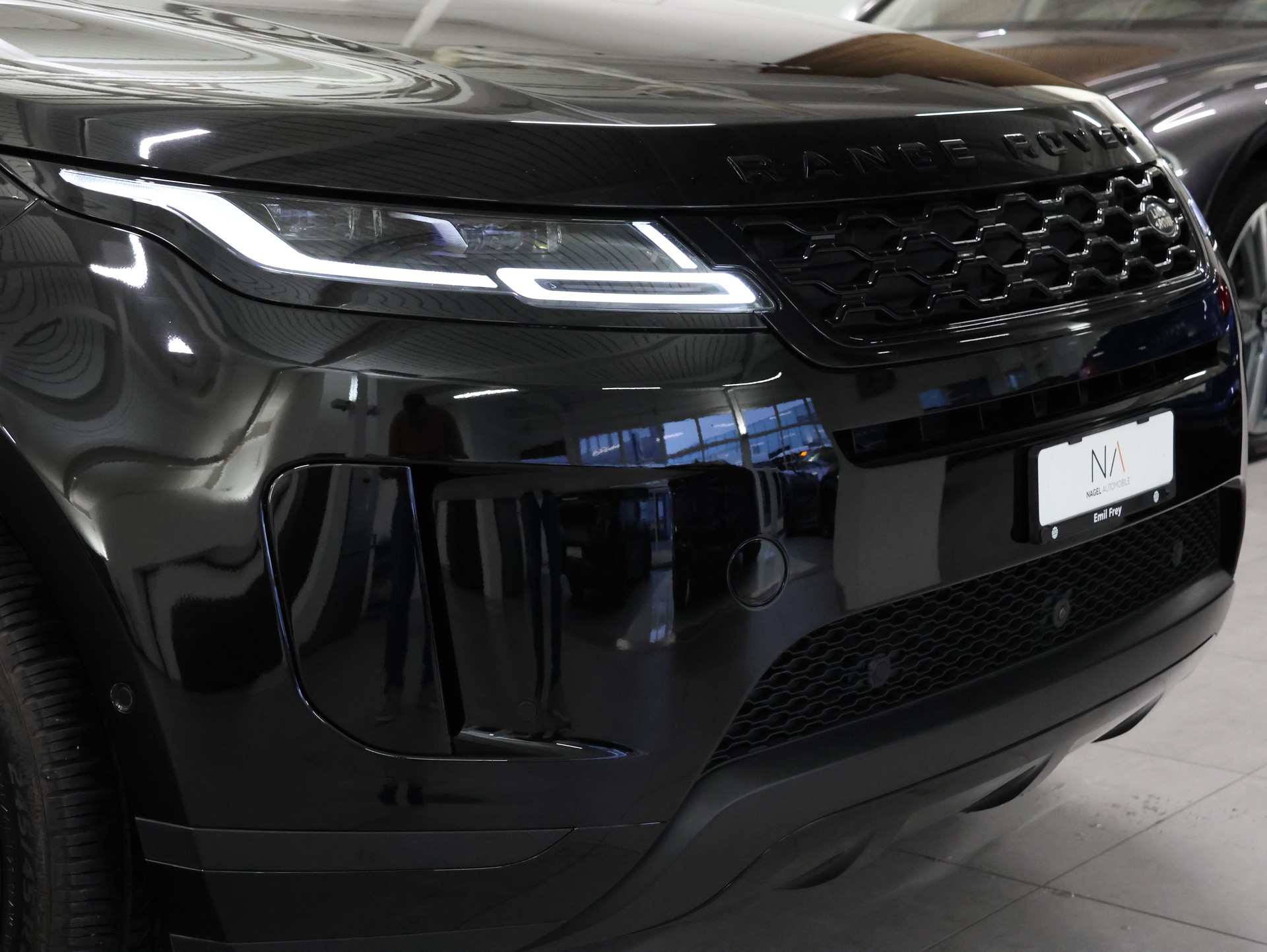 LAND ROVER Evoque 2.0 Si4 HSE Automatic *Black Edition* *360 Kamara* *Top Ausstattung*-image-4