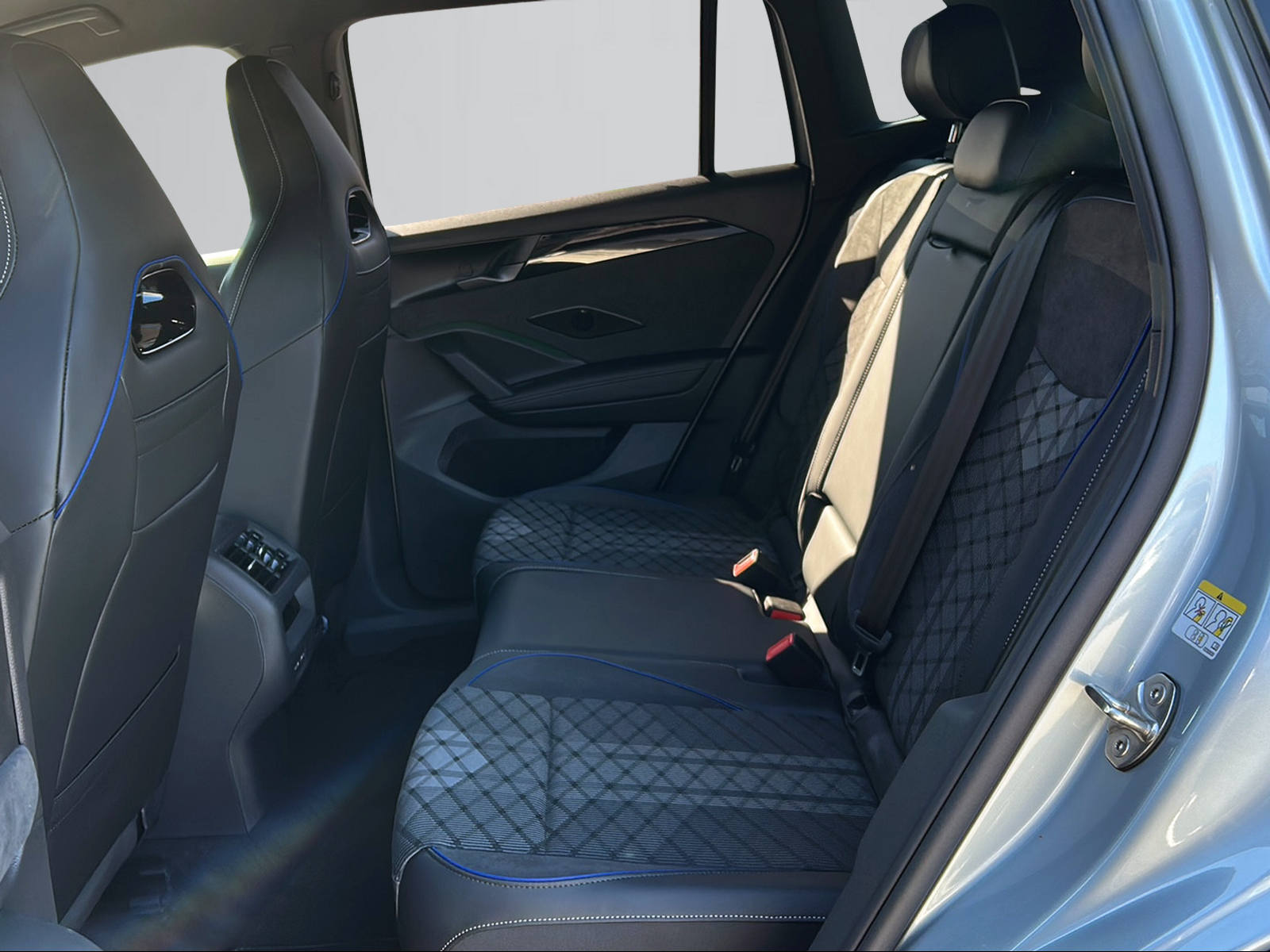 VW Tiguan 2.0 TSI DSG R-Line 4Motion-image-10