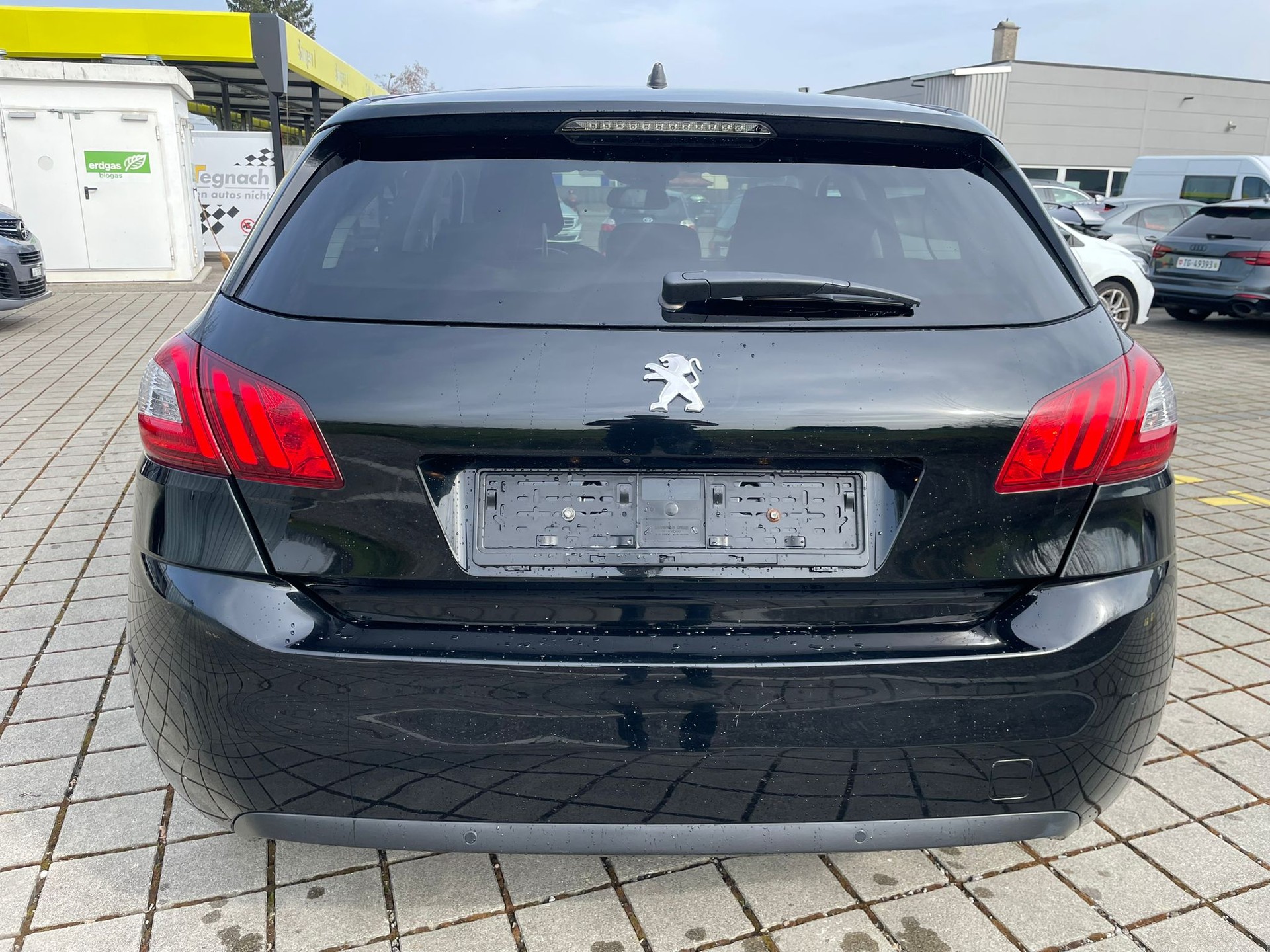 PEUGEOT 308 1.2 THP Allure-image-6