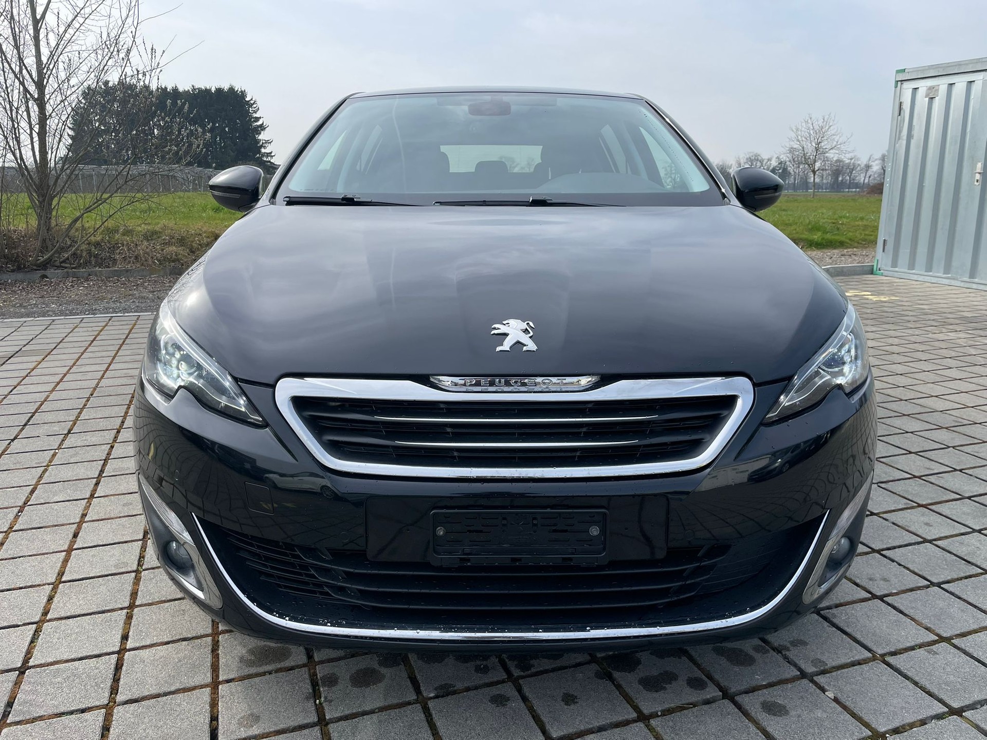 PEUGEOT 308 1.2 THP Allure-image-1