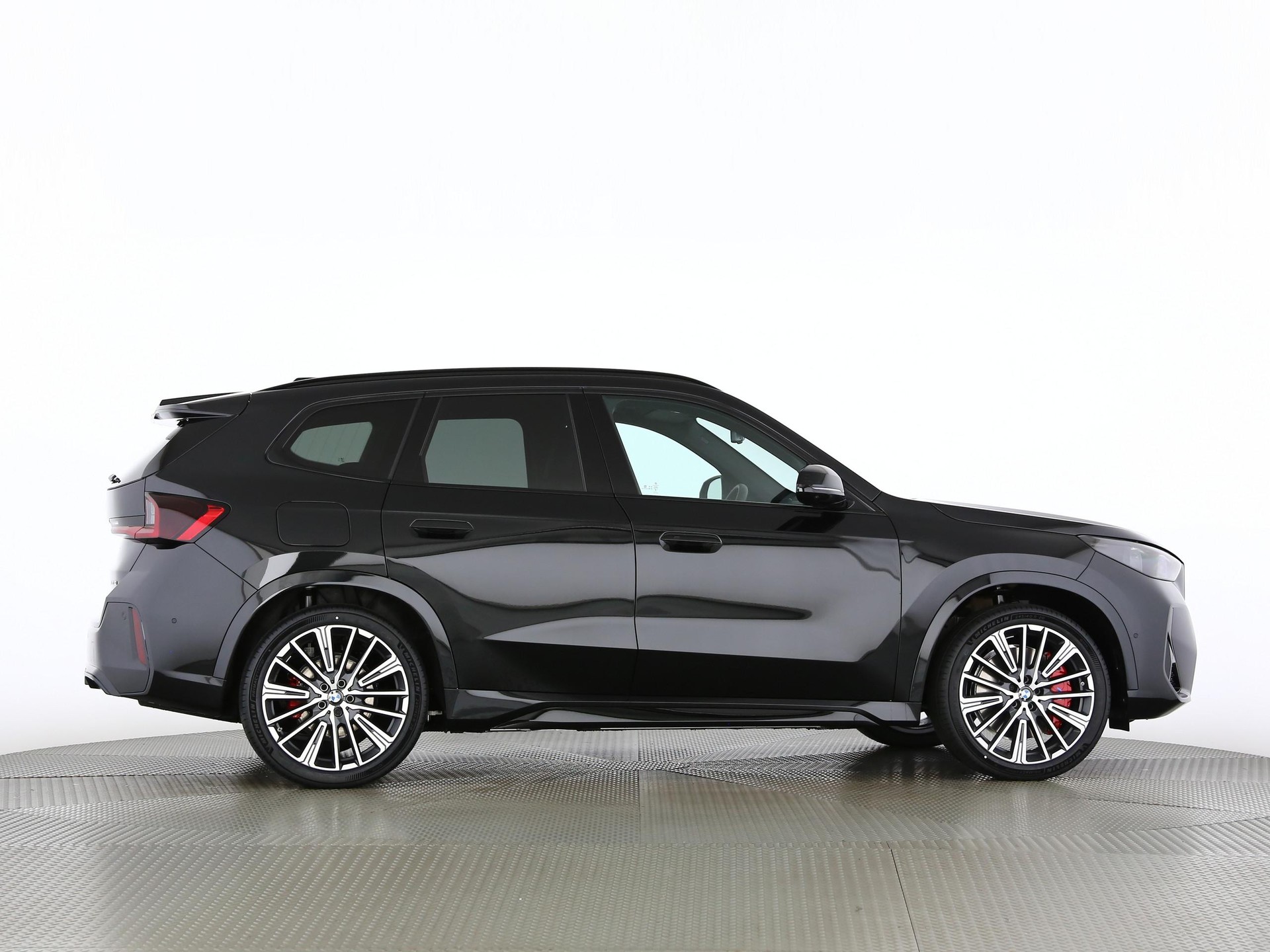 BMW iX1 30 xDrive-image-22