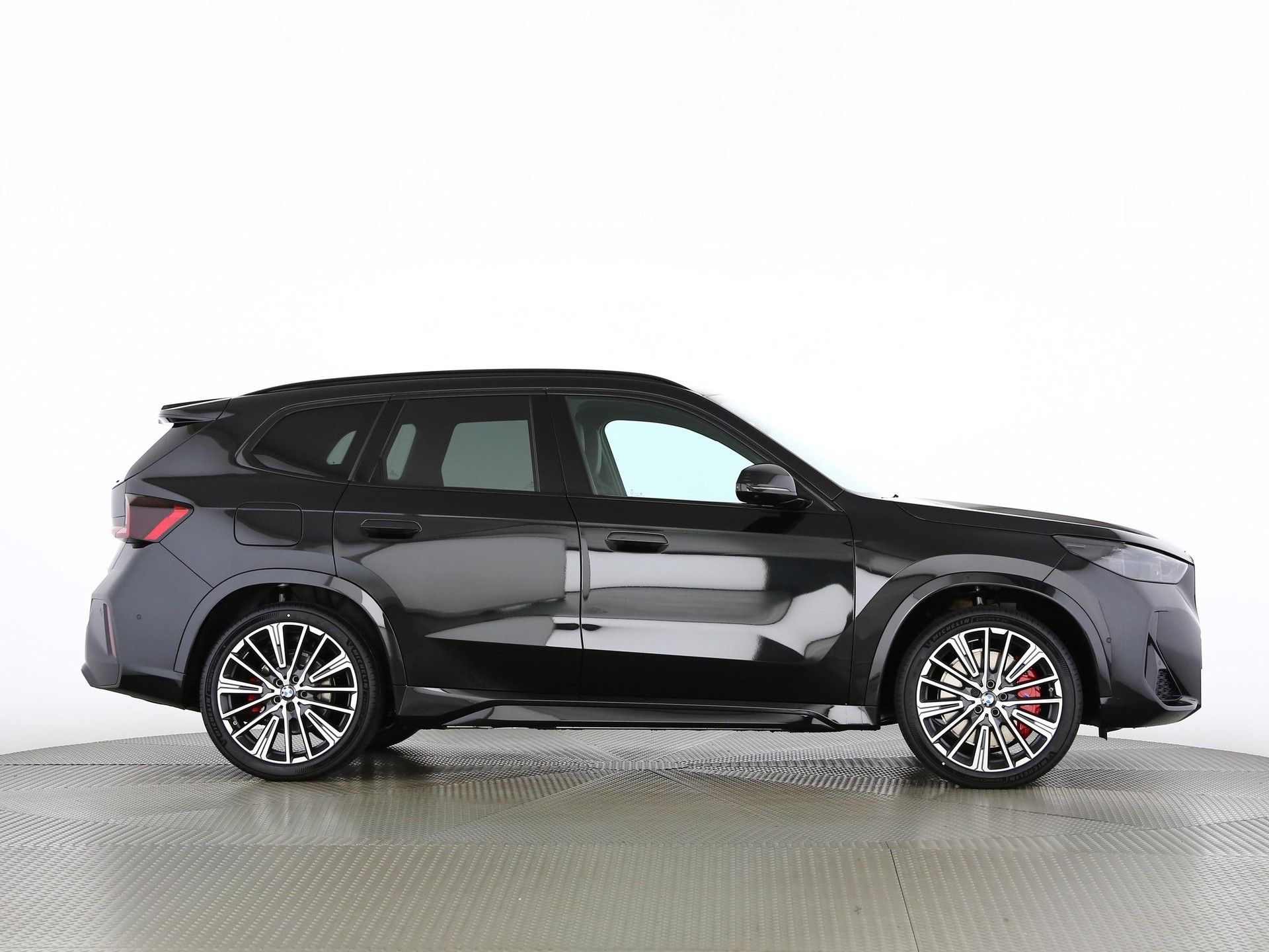 BMW iX1 30 xDrive-image-23