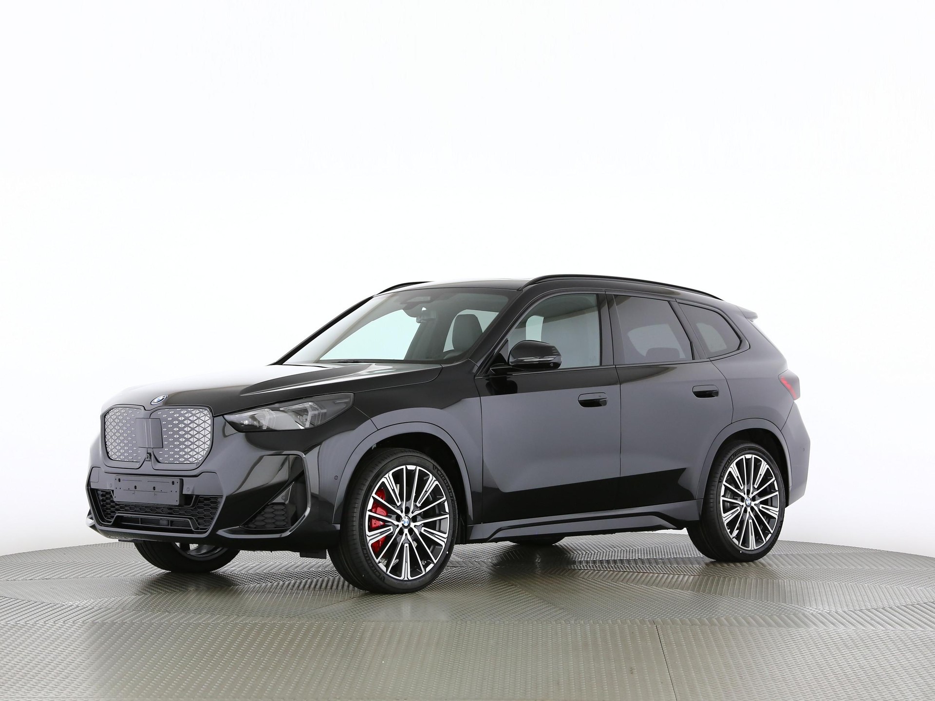 BMW iX1 30 xDrive-image-8