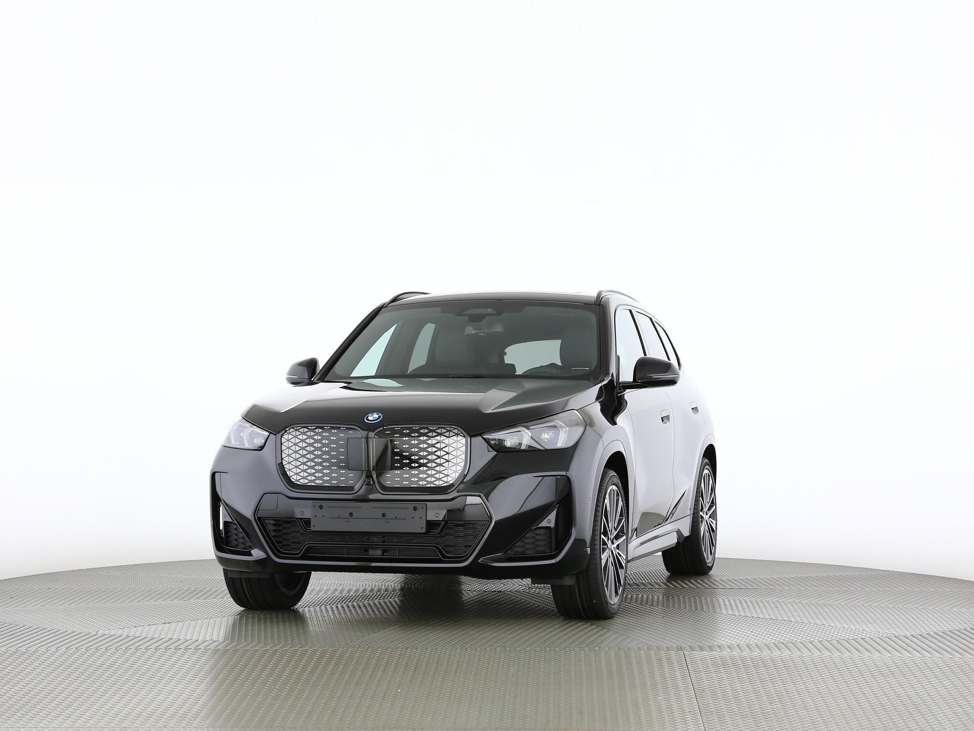 BMW iX1 30 xDrive-image-6