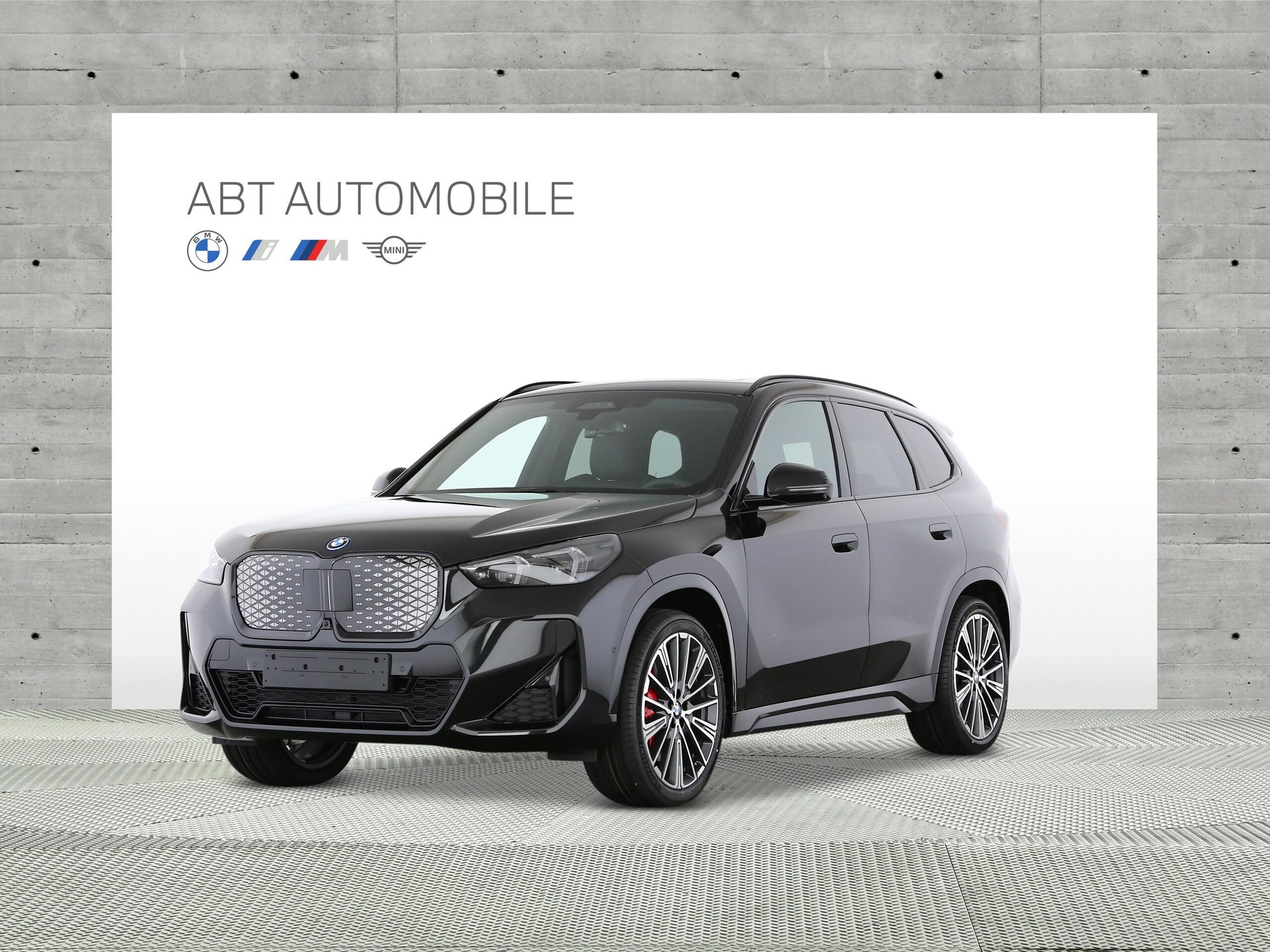 BMW iX1 30 xDrive-image-0
