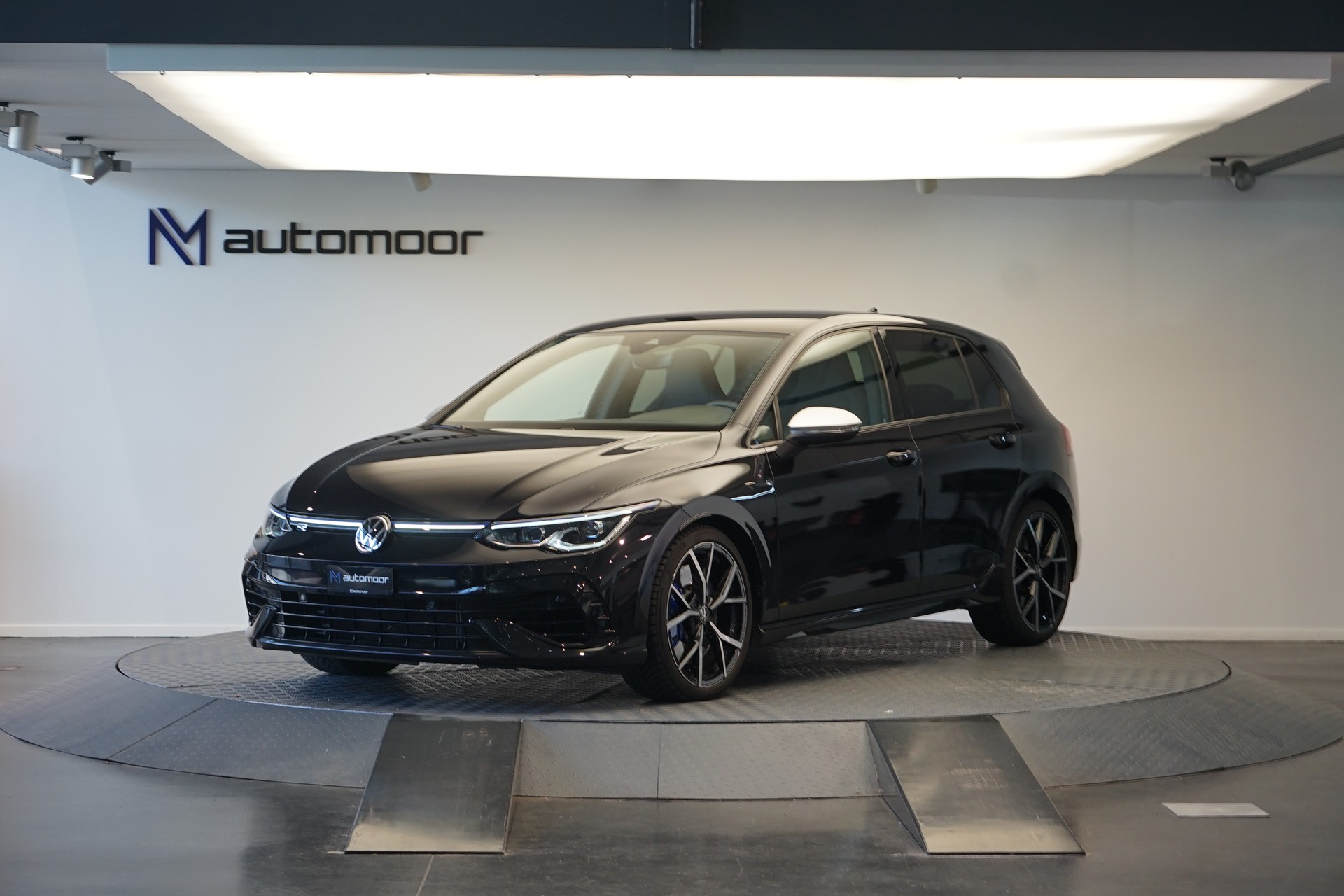 VW Golf 2.0 TSI R DSG 4Motion-image-0