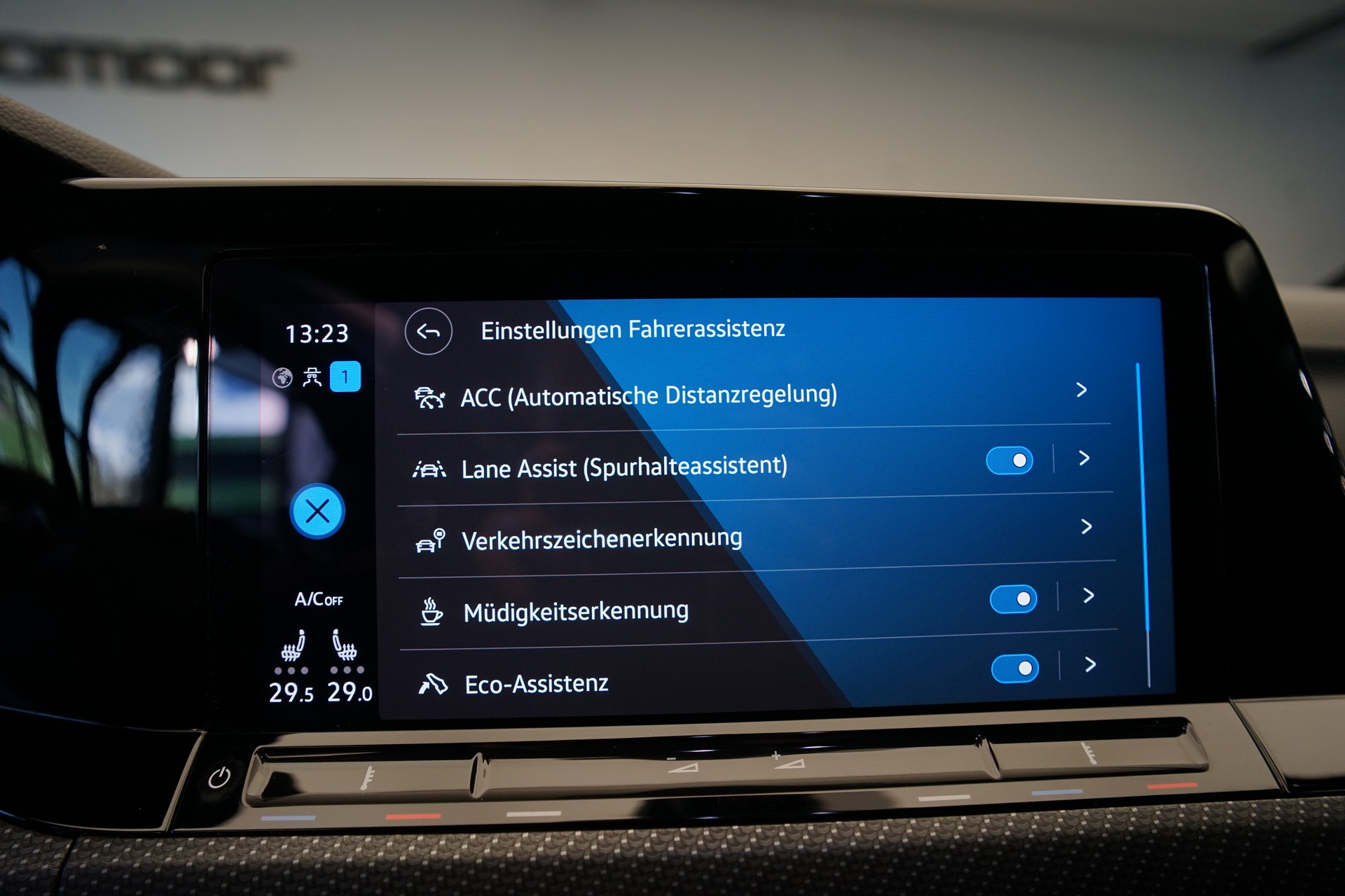 VW Golf 2.0 TSI R DSG 4Motion-image-36
