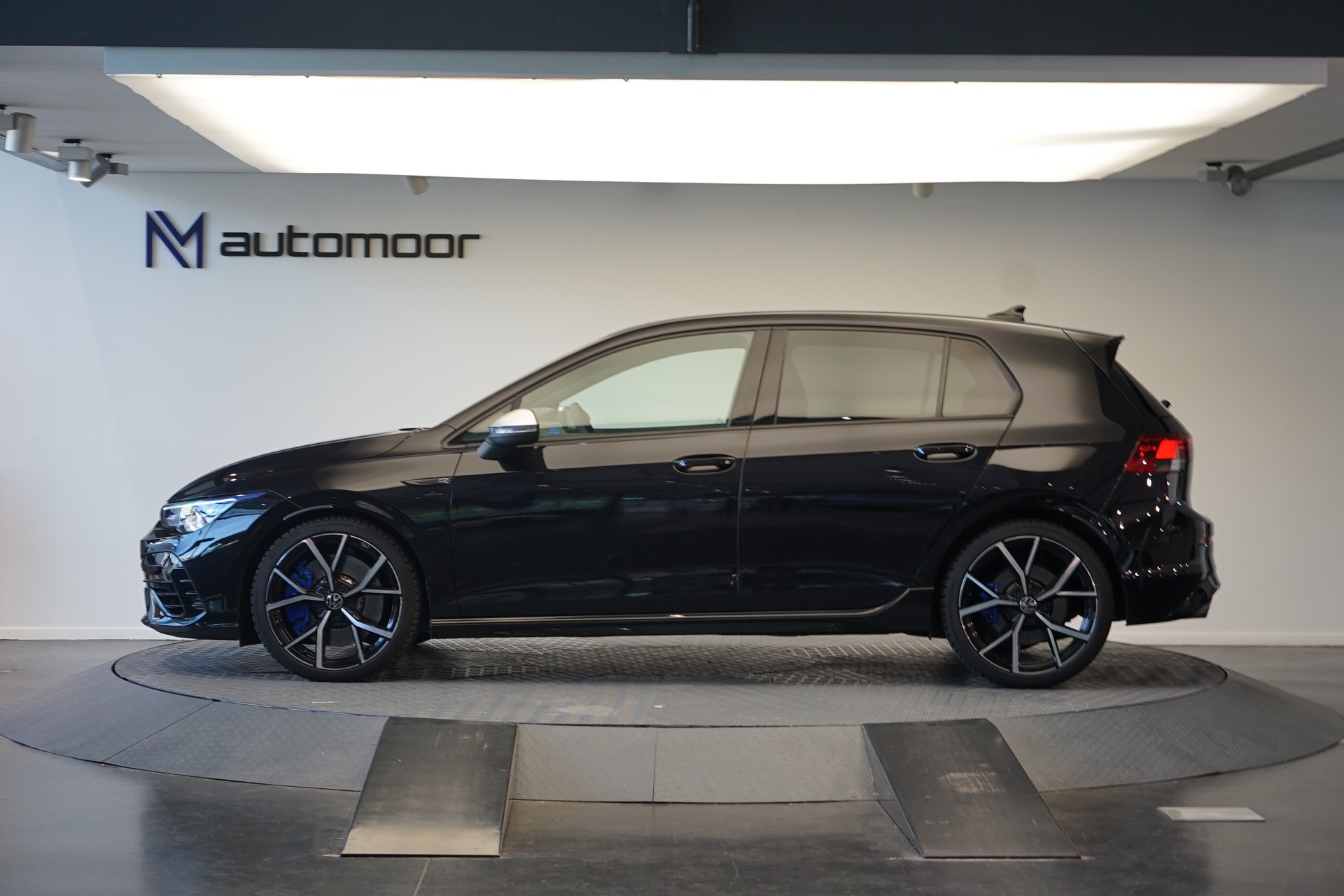 VW Golf 2.0 TSI R DSG 4Motion-image-7