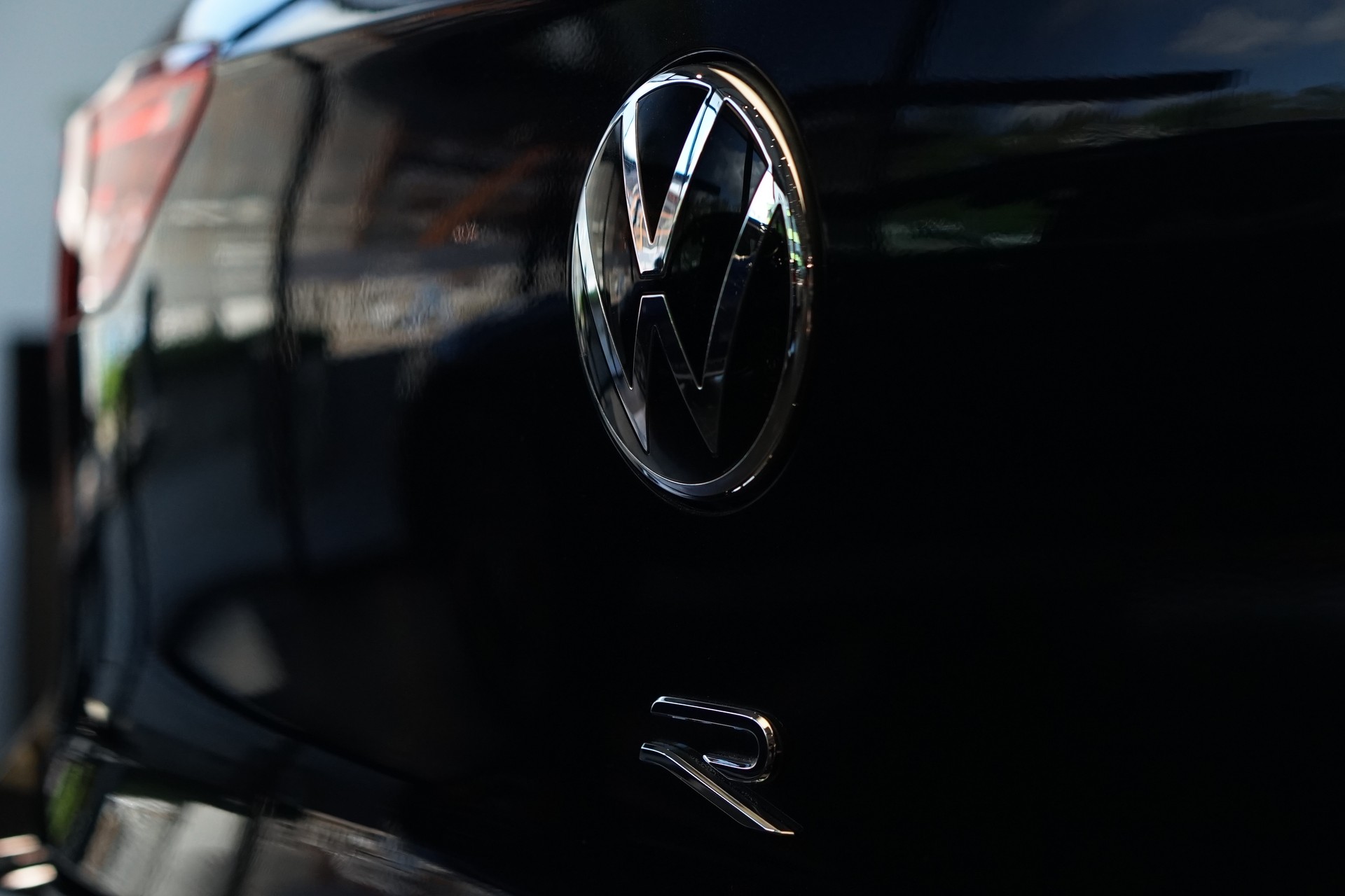 VW Golf 2.0 TSI R DSG 4Motion-image-38