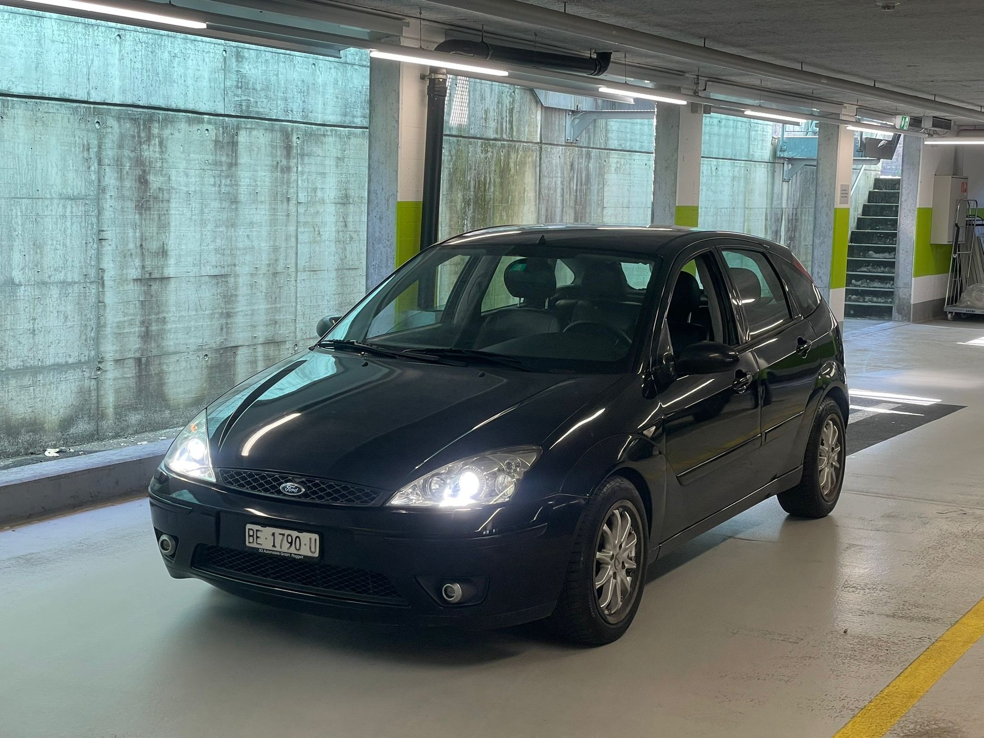 FORD Focus 2.0i 16V ST170 // MFK NEU-showroom-element-1