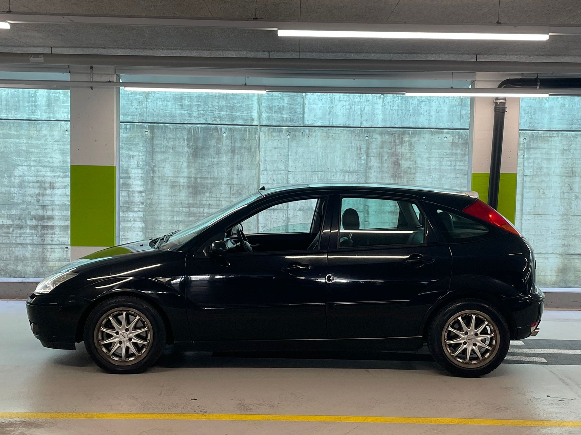 FORD Focus 2.0i 16V ST170 // MFK NEU-showroom-element-2
