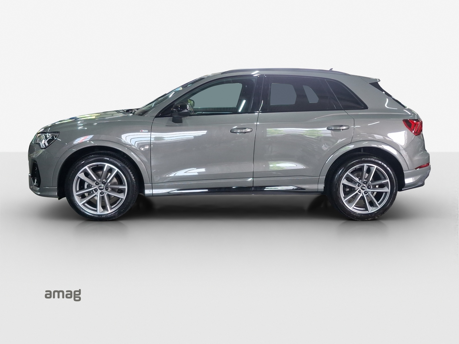 AUDI Q3 35 TFSI S line Attraction S-tronic-image-1