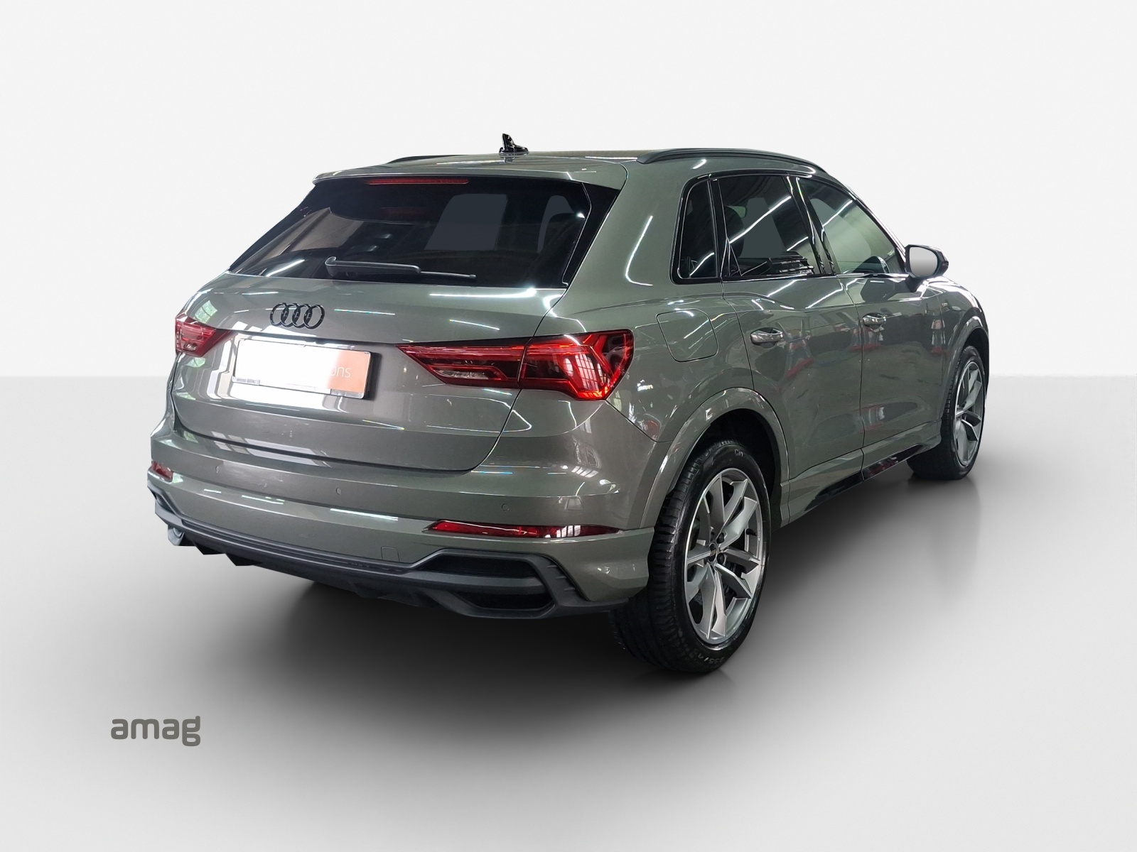 AUDI Q3 35 TFSI S line Attraction S-tronic-image-4