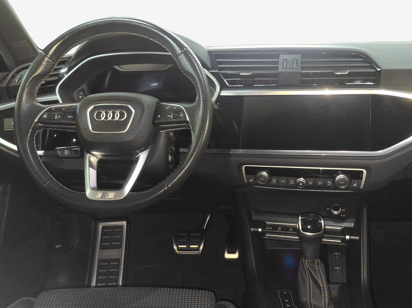 AUDI Q3 35 TFSI S line Attraction S-tronic-image-8
