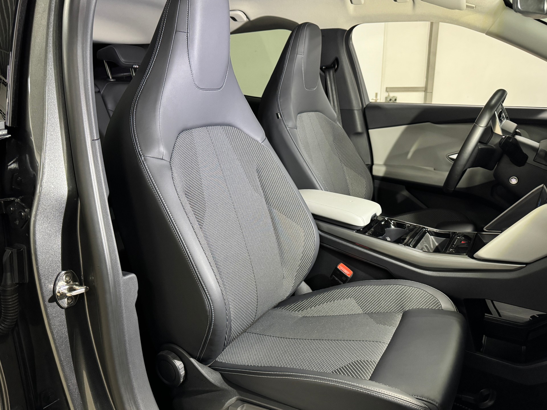 FORD Explorer Elektro 79kWh Allrad Dual Extended Range AWD / 340PS-image-6