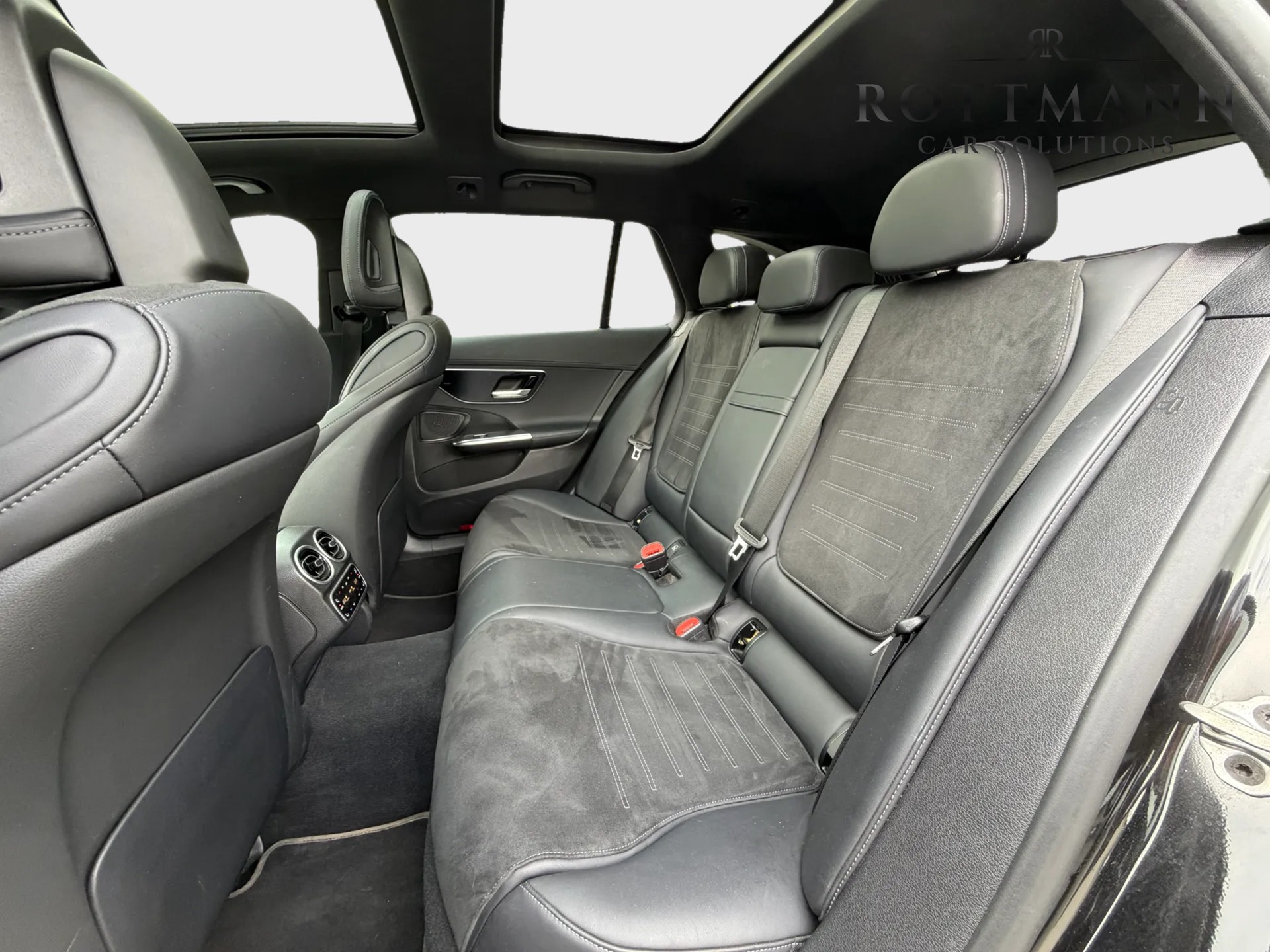 MERCEDES-BENZ C 220 d T 4Matic AMG Line-image-9