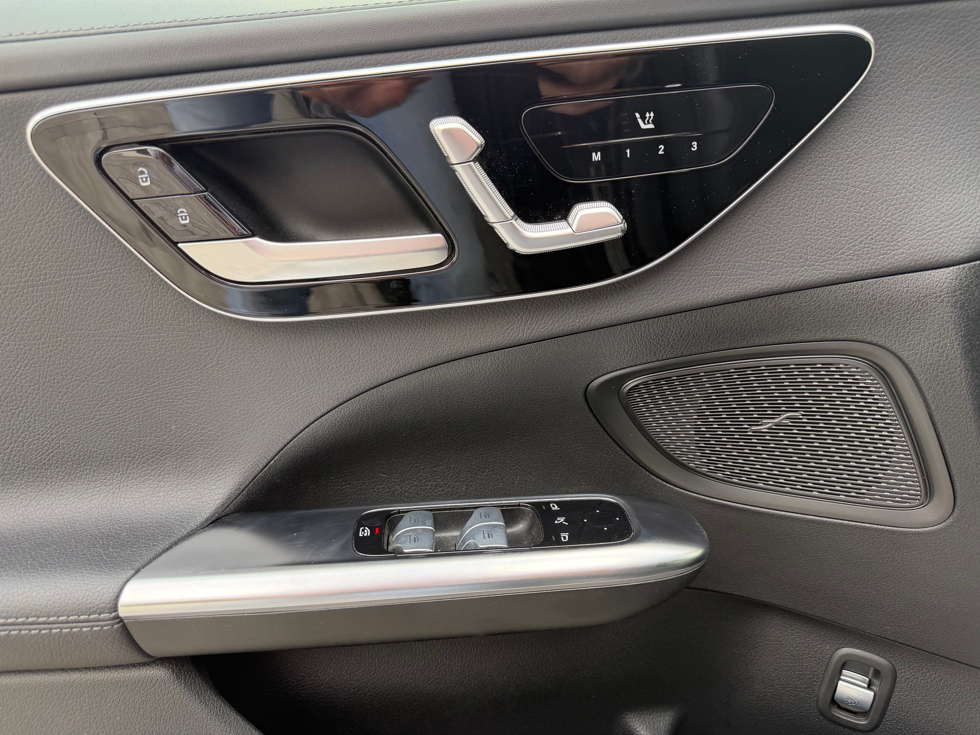 MERCEDES-BENZ C 220 d T 4Matic AMG Line-image-12