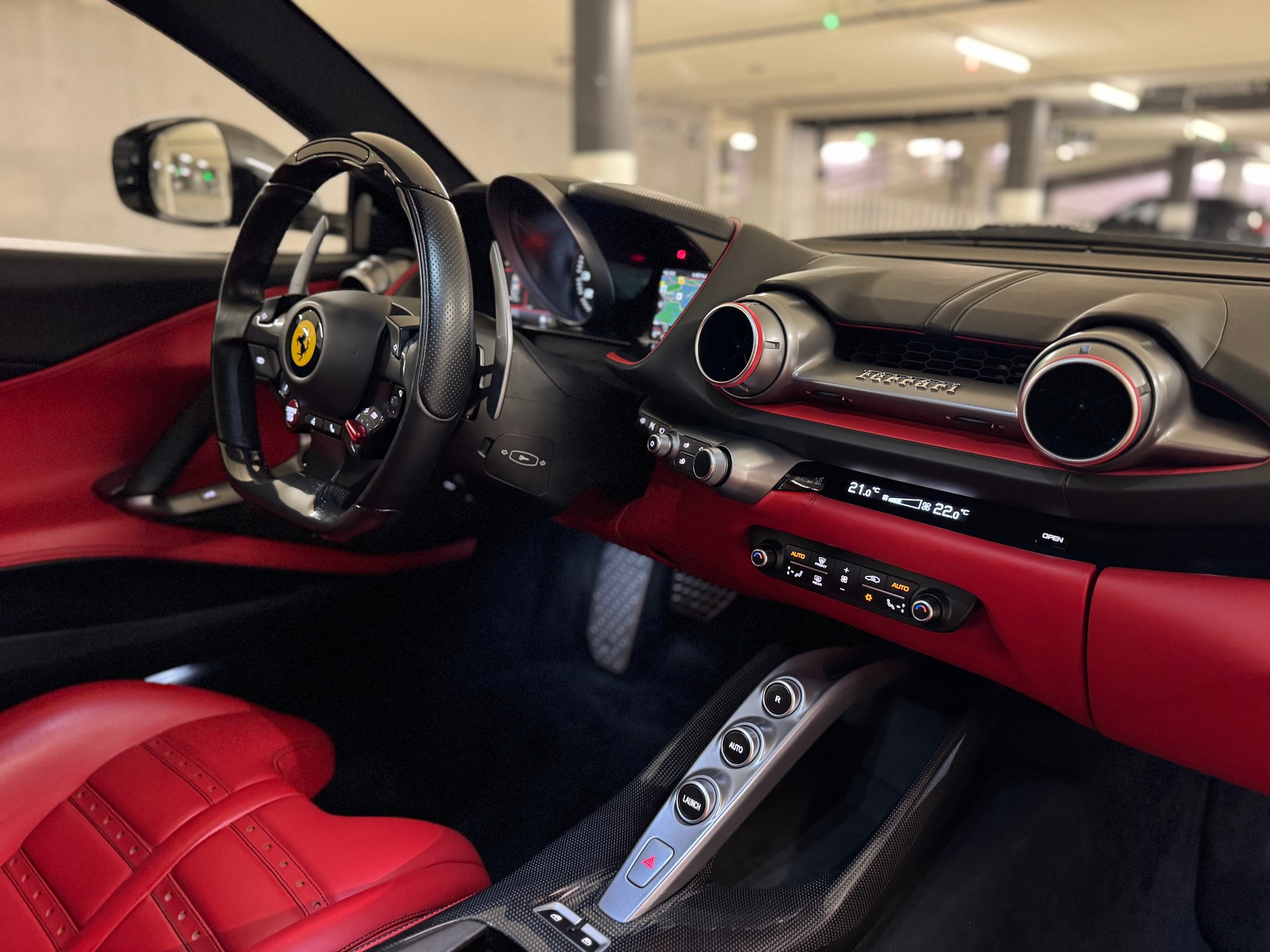 FERRARI 812 Superfast-image-10
