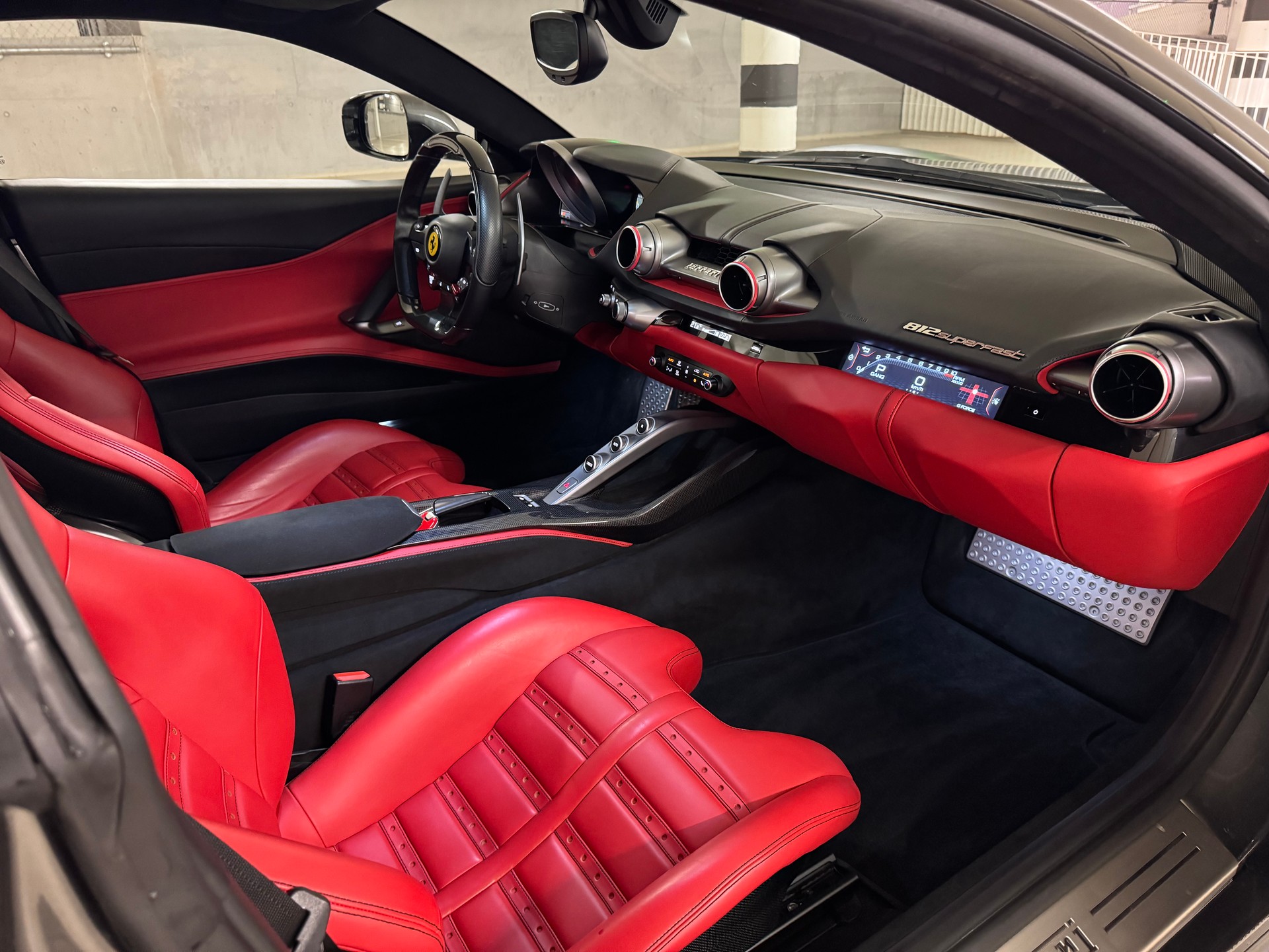 FERRARI 812 Superfast-image-11
