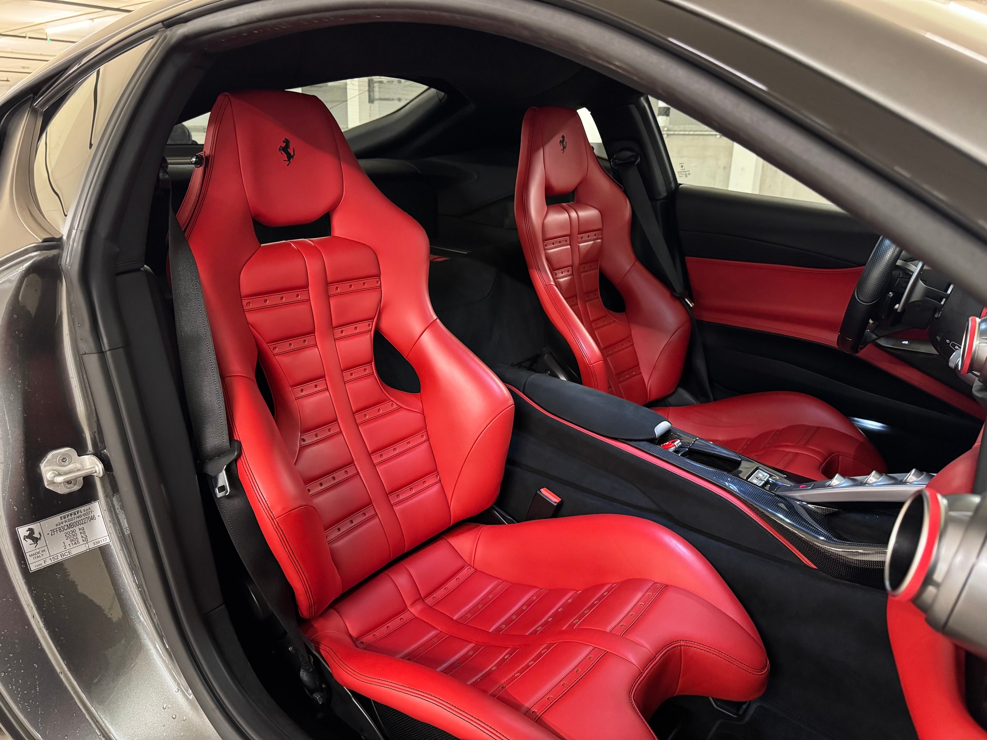 FERRARI 812 Superfast-image-12