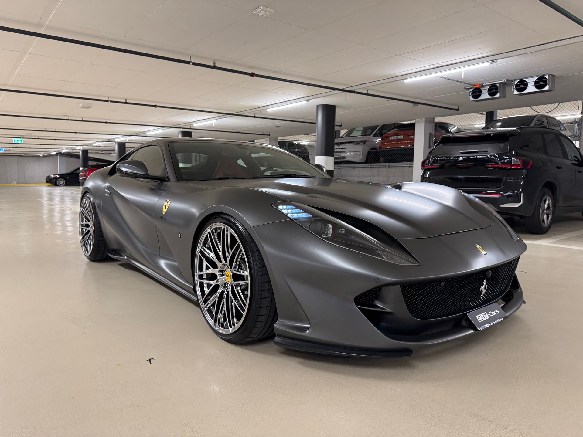 FERRARI 812 Superfast-image-6