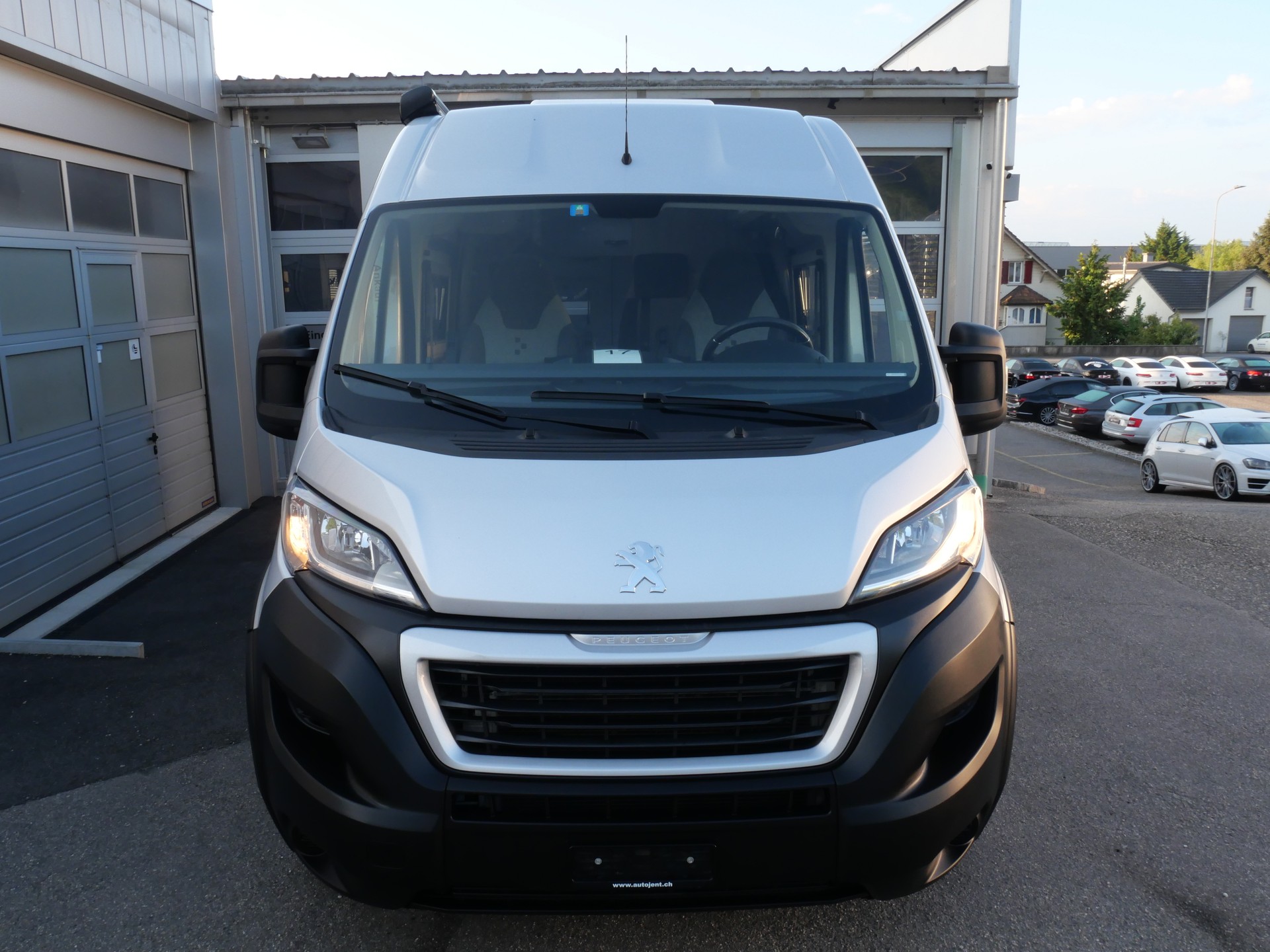 BRAVIA Swan 599, Peugeot Boxer *Lithium, Solar, Softclose*-showroom-element-2