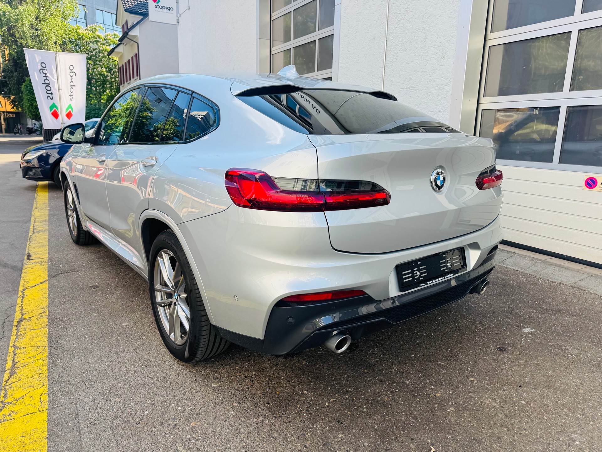 BMW X4 xDrive 20i Steptronic-image-4