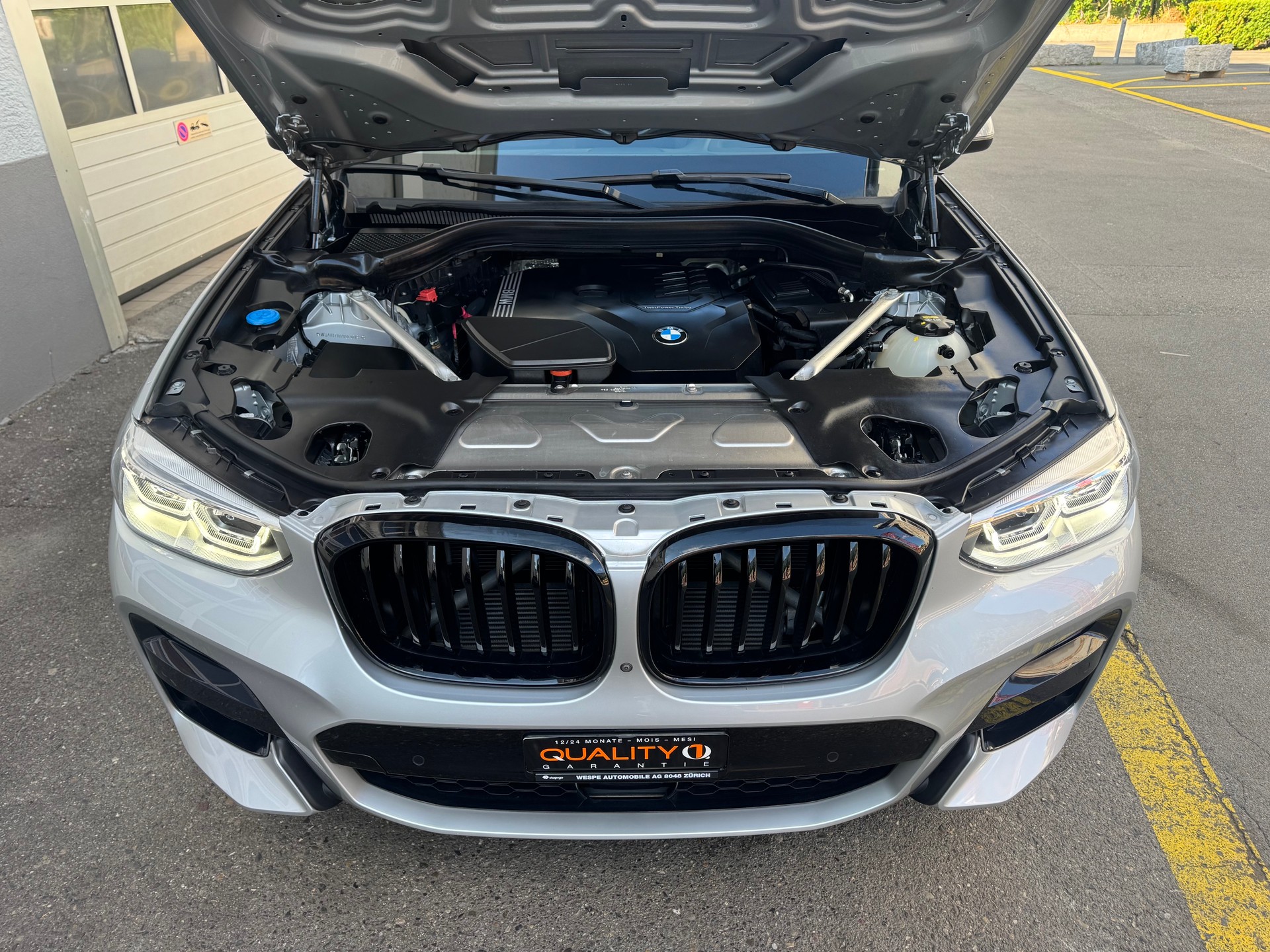 BMW X4 xDrive 20i Steptronic-image-15