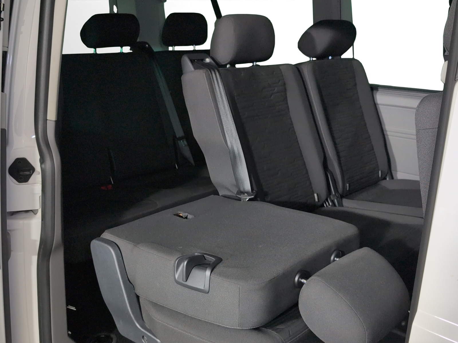 VW T6.1 Caravelle 2.0 TDI Comfortline 4Motion DSG-image-8
