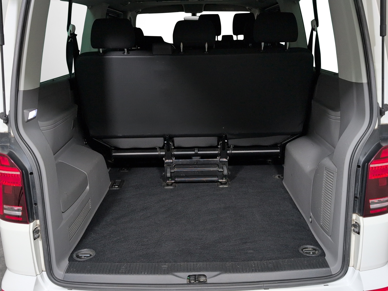VW T6.1 Caravelle 2.0 TDI Comfortline 4Motion DSG-image-14