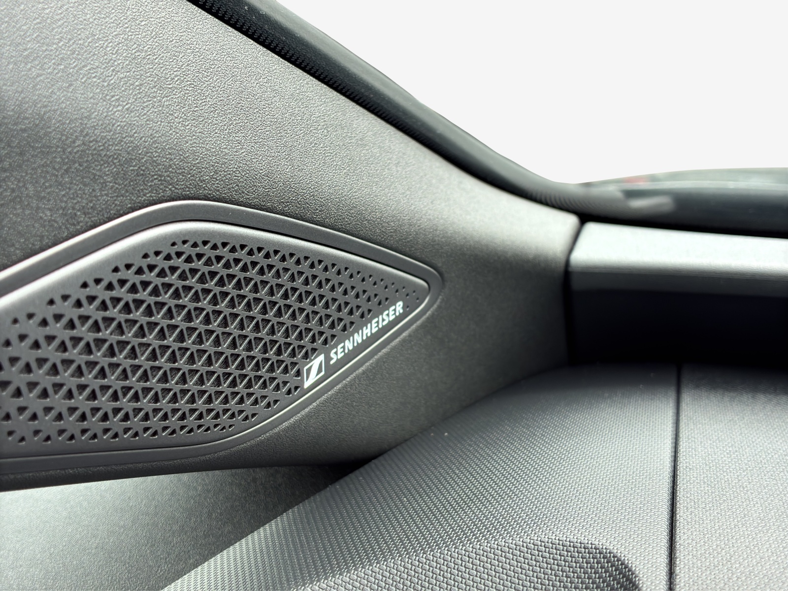CUPRA Born 79 kWh e-Boost Adrenaline-image-13