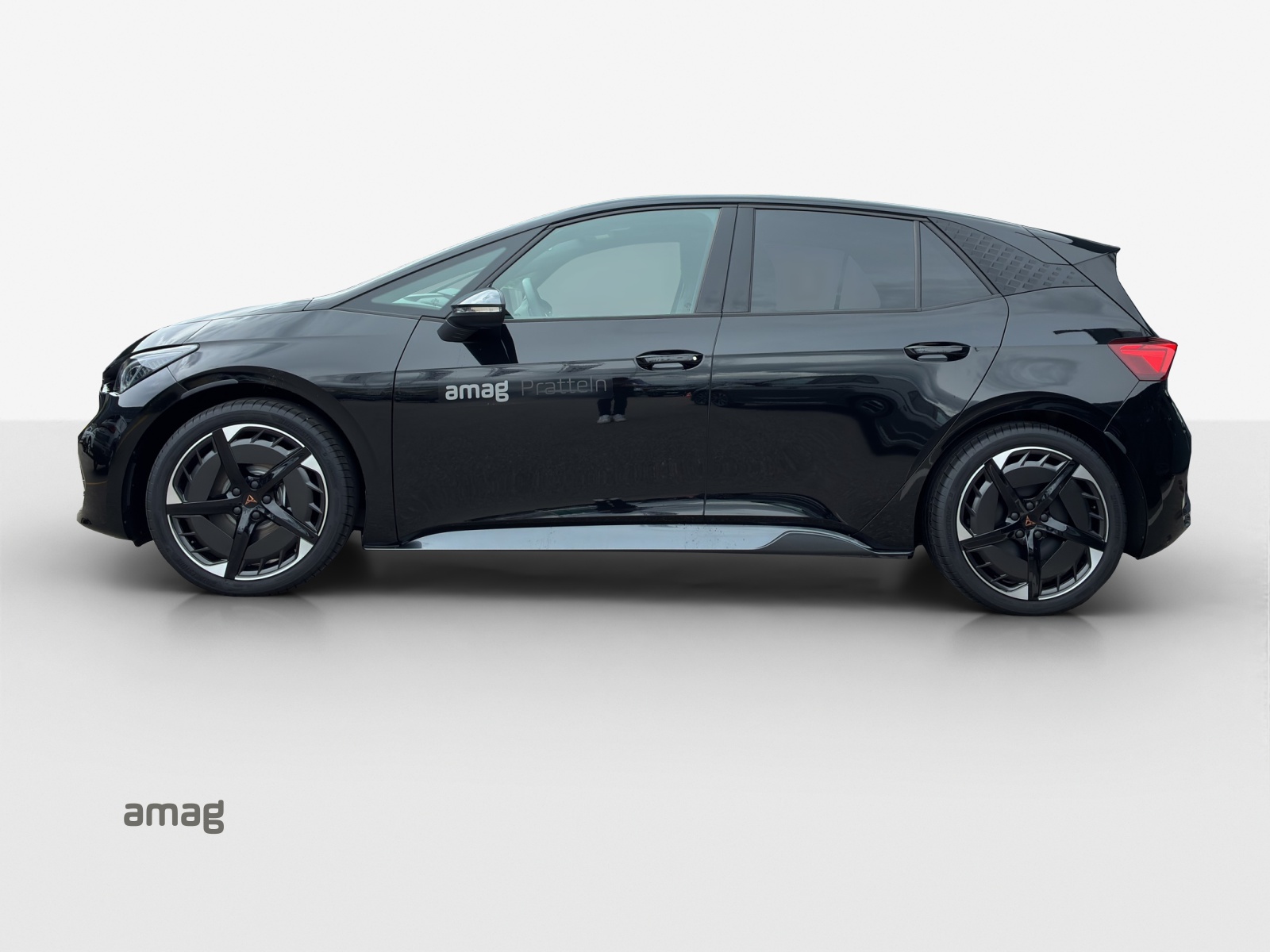CUPRA Born 79 kWh e-Boost Adrenaline-image-1