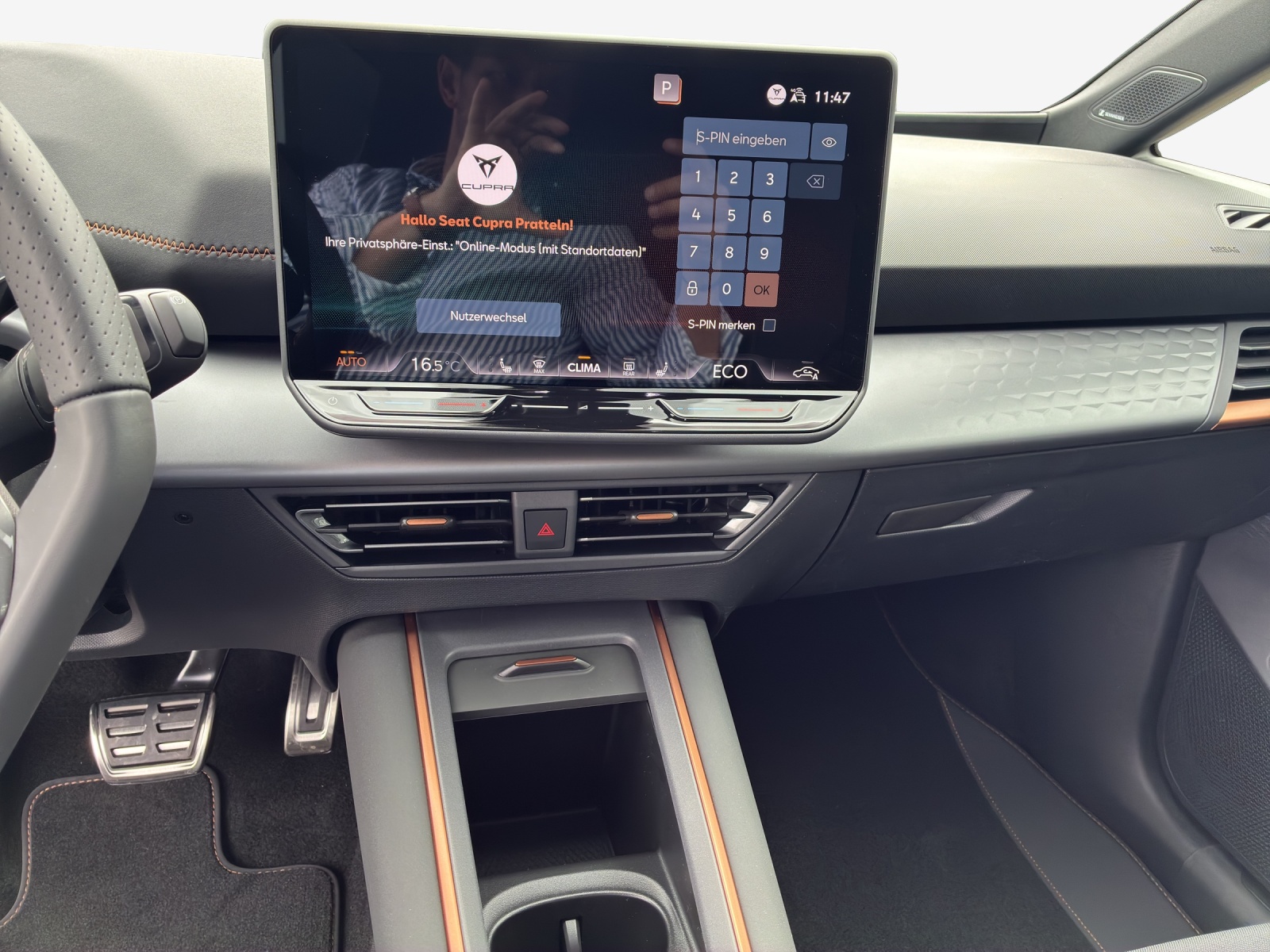 CUPRA Born 79 kWh e-Boost Adrenaline-image-8