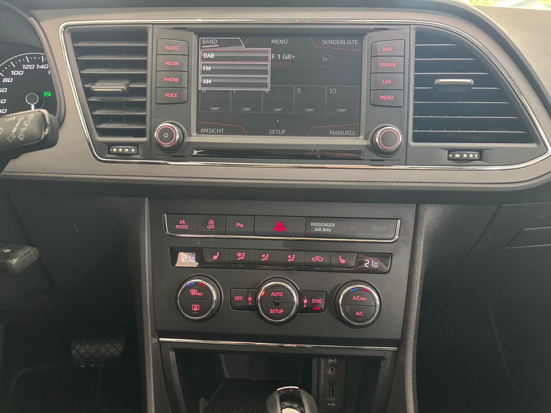 SEAT Leon ST 1.8 TSI X-Perience 4Drive DSG-image-14