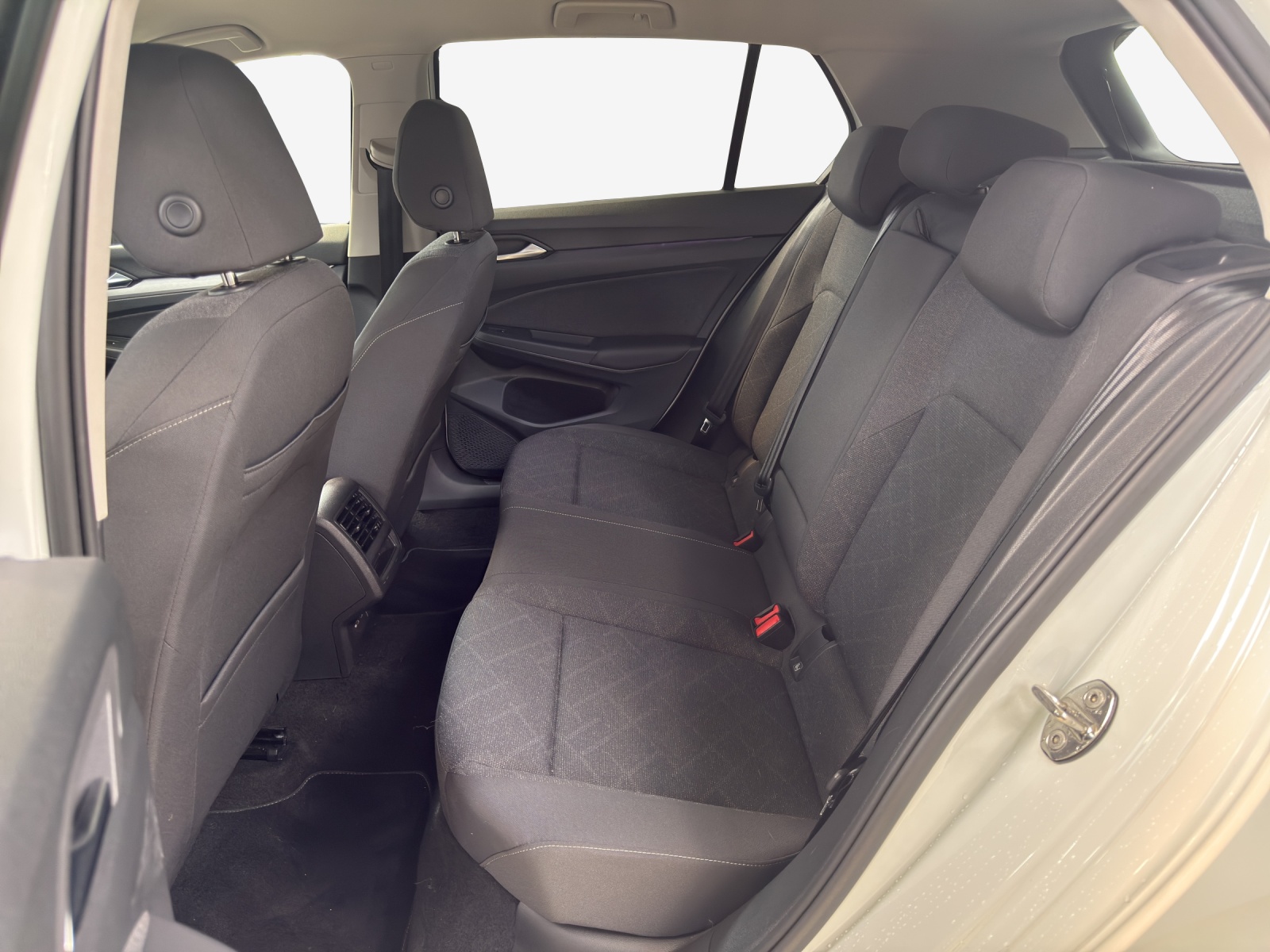 VW Golf 1.0 eTSI mHEV ACTLife DSG-image-11