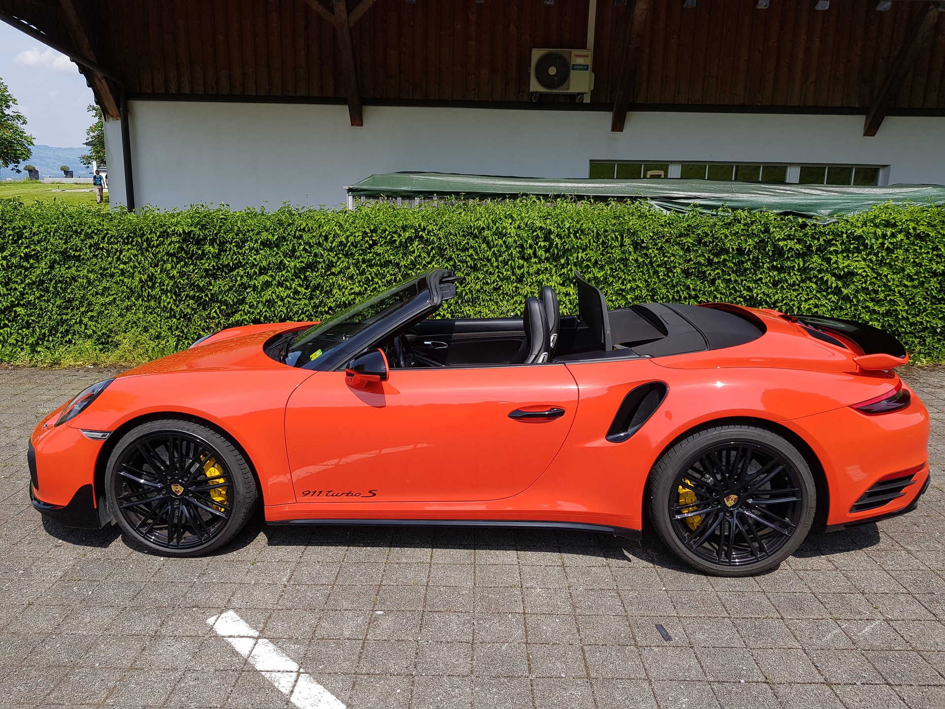 PORSCHE Turbo S Cabriolet 991.2 - lavaorange-image-1