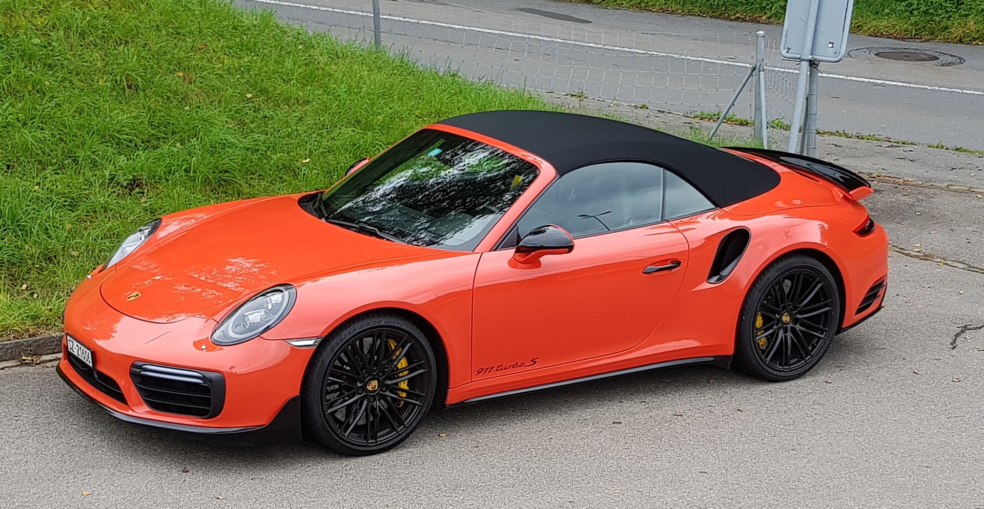 PORSCHE Turbo S Cabriolet 991.2 - lavaorange-image-2