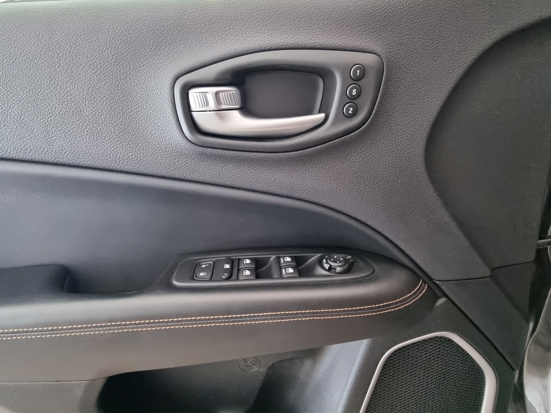JEEP Compass 1.4 MultiAir Freedom AWD-image-11