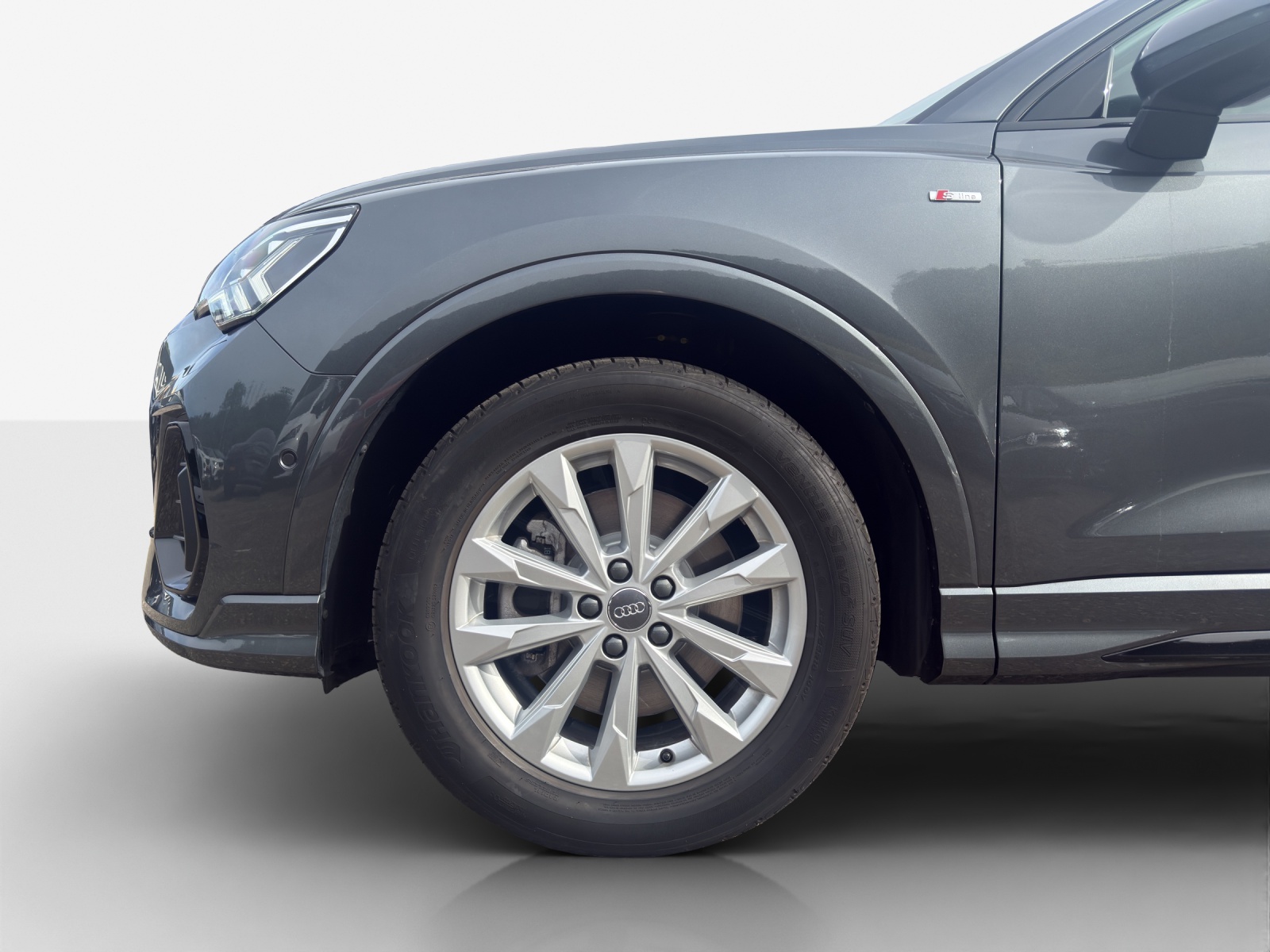 AUDI Q3 45 TFSI S line quattro S-tronic-image-13