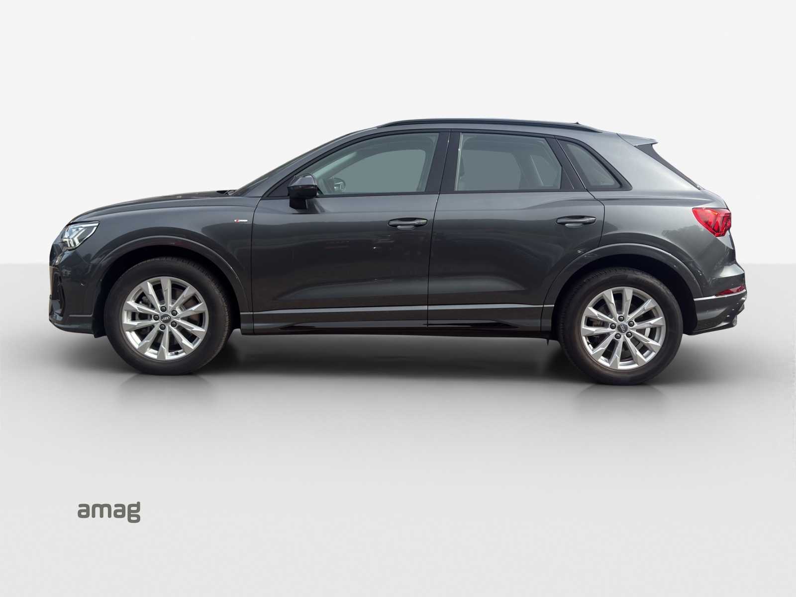 AUDI Q3 45 TFSI S line quattro S-tronic-image-1